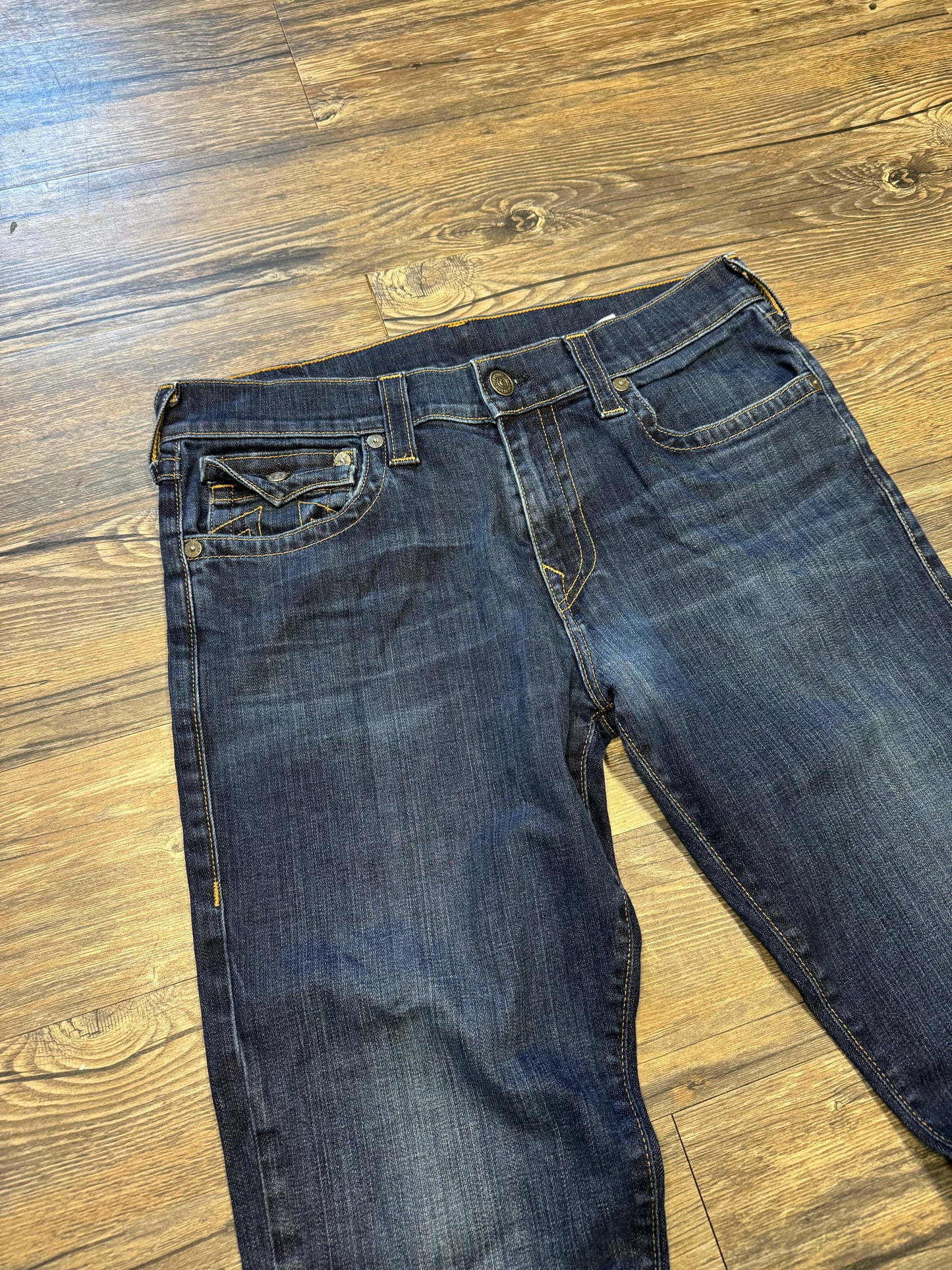 TRUE RELIGION VINTAGE STRAIGHT LEG FLAP DENIM (34)