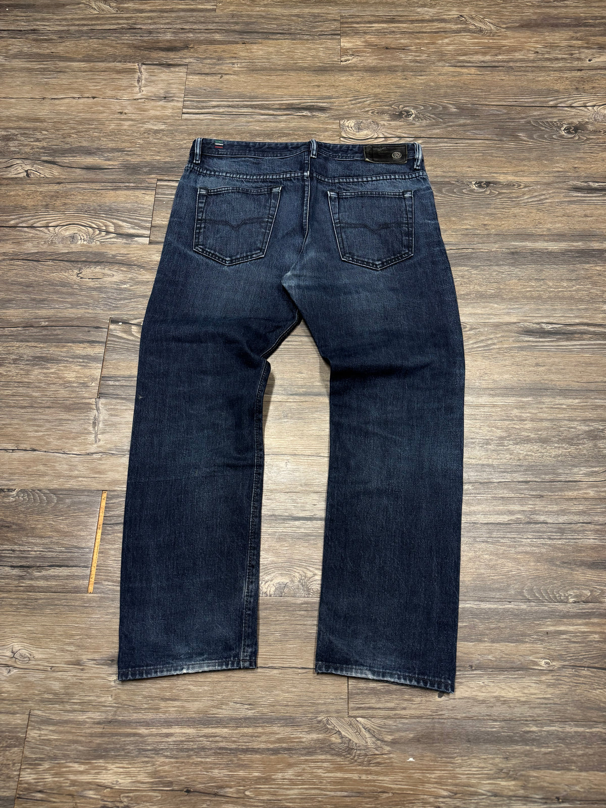 DIESEL DARKWASH BLUE DENIM JEANS (32)