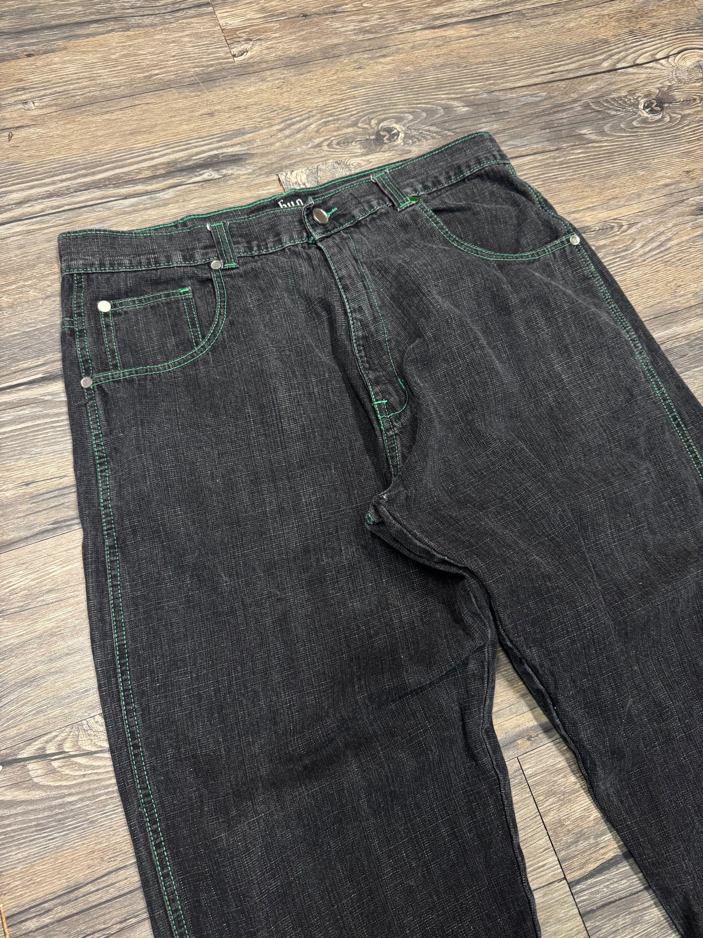 Y2K UBUG BLACK AND GREEN DENIM (40x34)