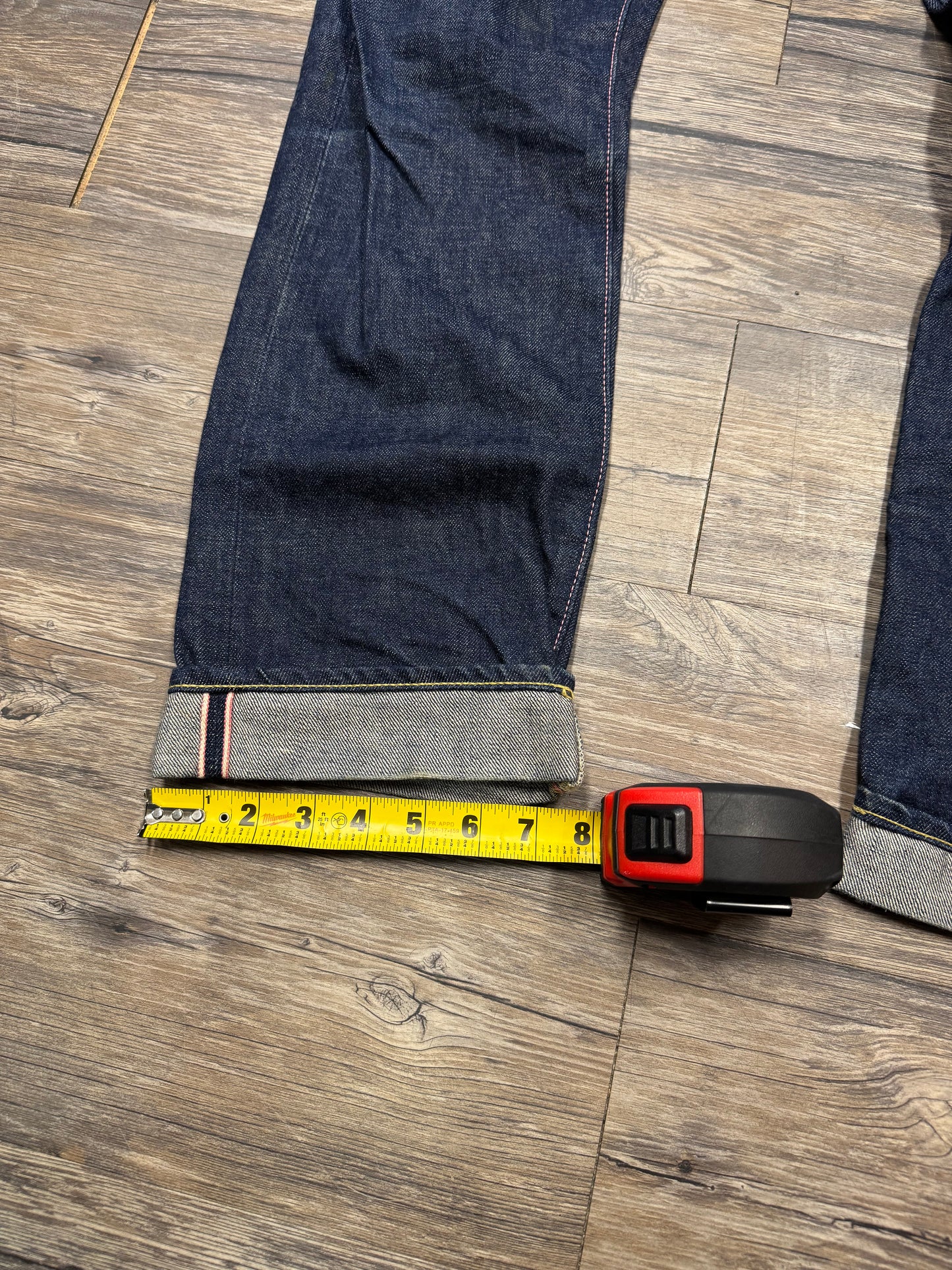 MOMOTARO DARK BLUE SELVEDGE DISTRESSED JEANS (31)