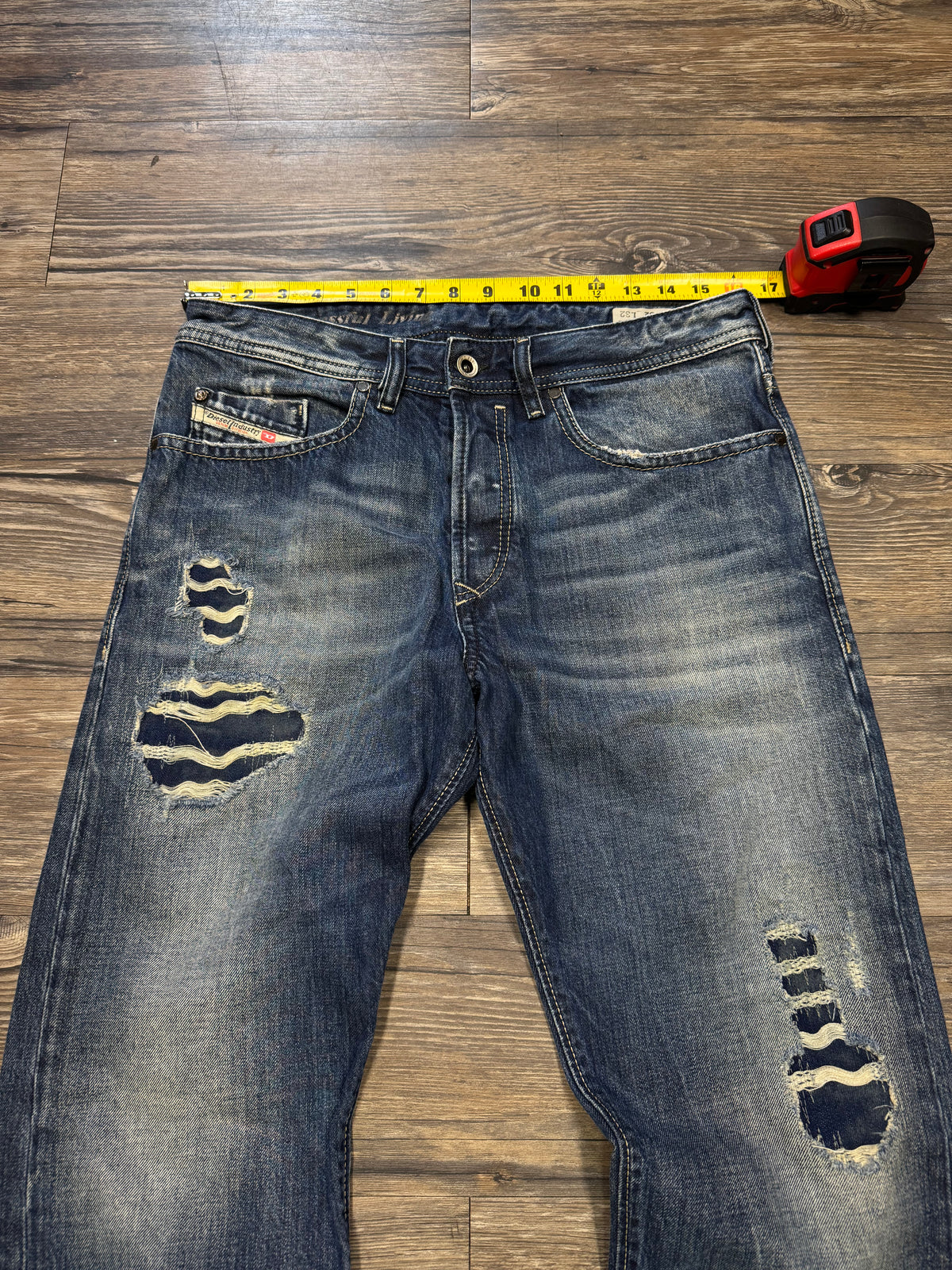 DIESEL PATCHWORK REPAIRED DARK WASH DISTRESSED JEANS (32)