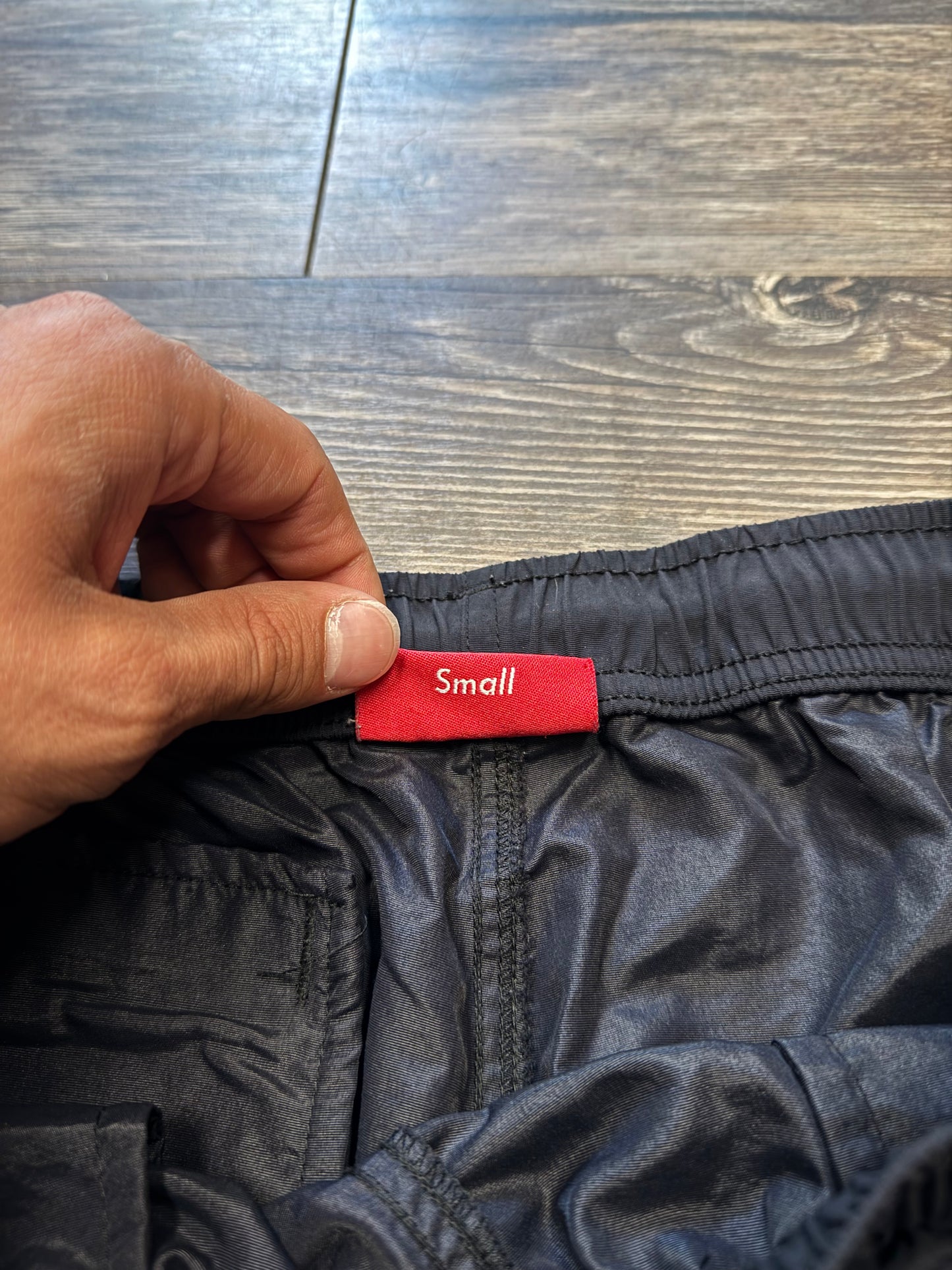 SUPREME OLD ENGLISH BLACK SHORTS (S)