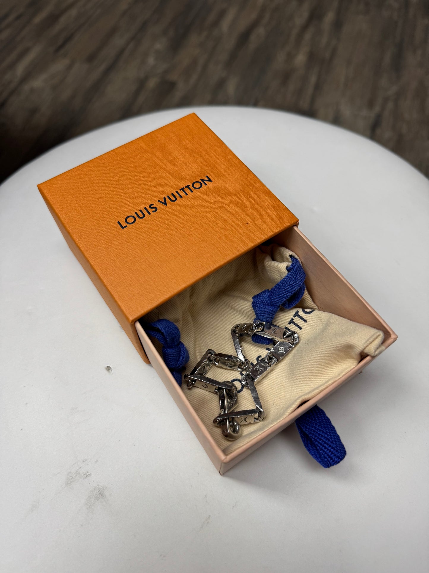 LOUIS VUTTION MONOGRAM TIED UP BRACELET (8in)