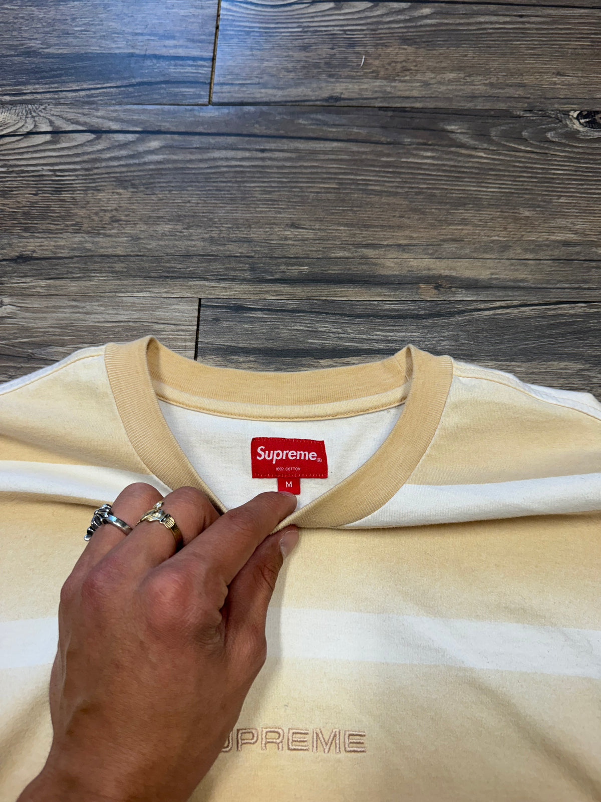SUPREME CREME STRIPED LOGO CREWNECK (M)