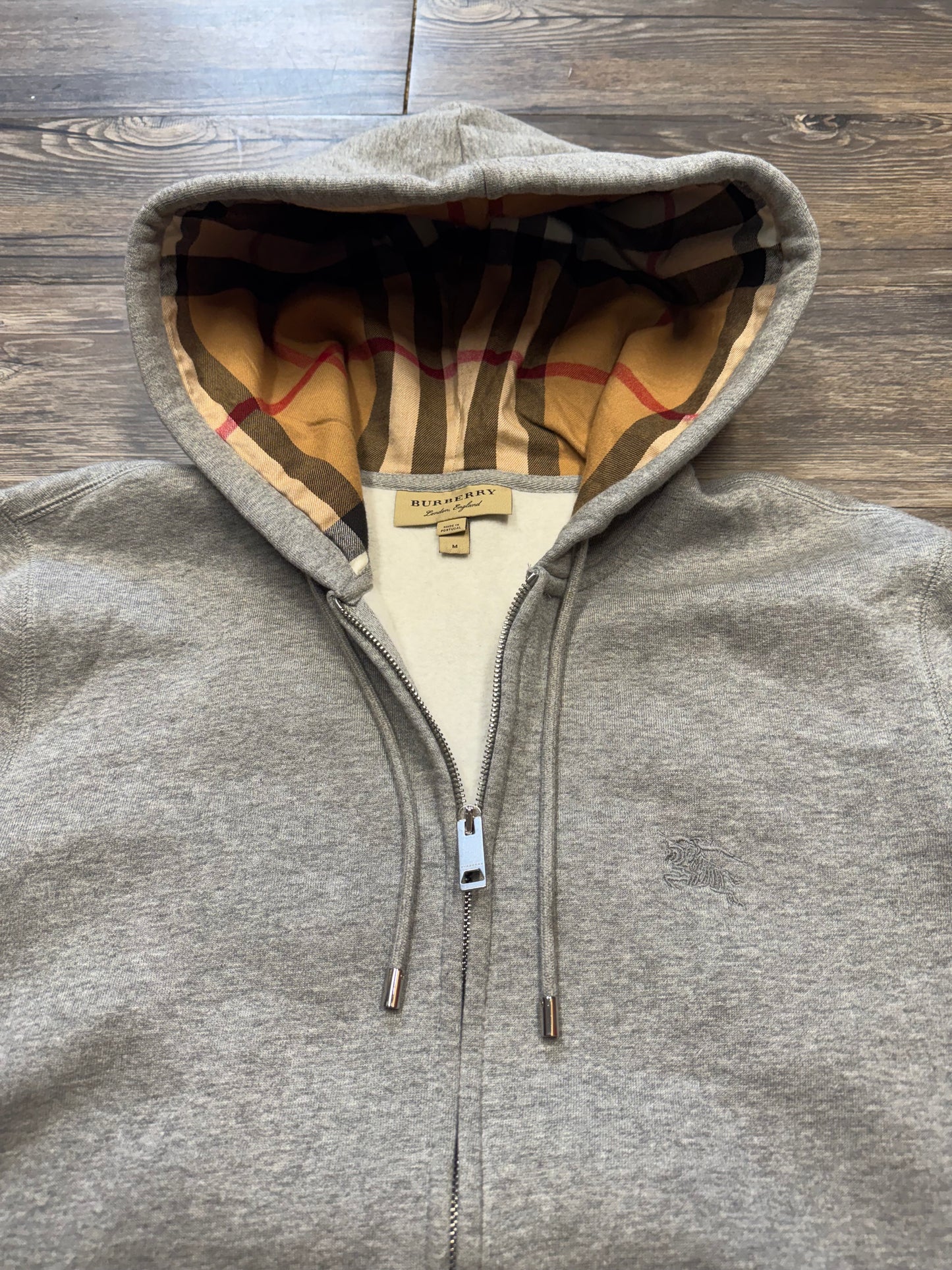 BURBERRY PLAID ZIP-UP HOODIE (M)