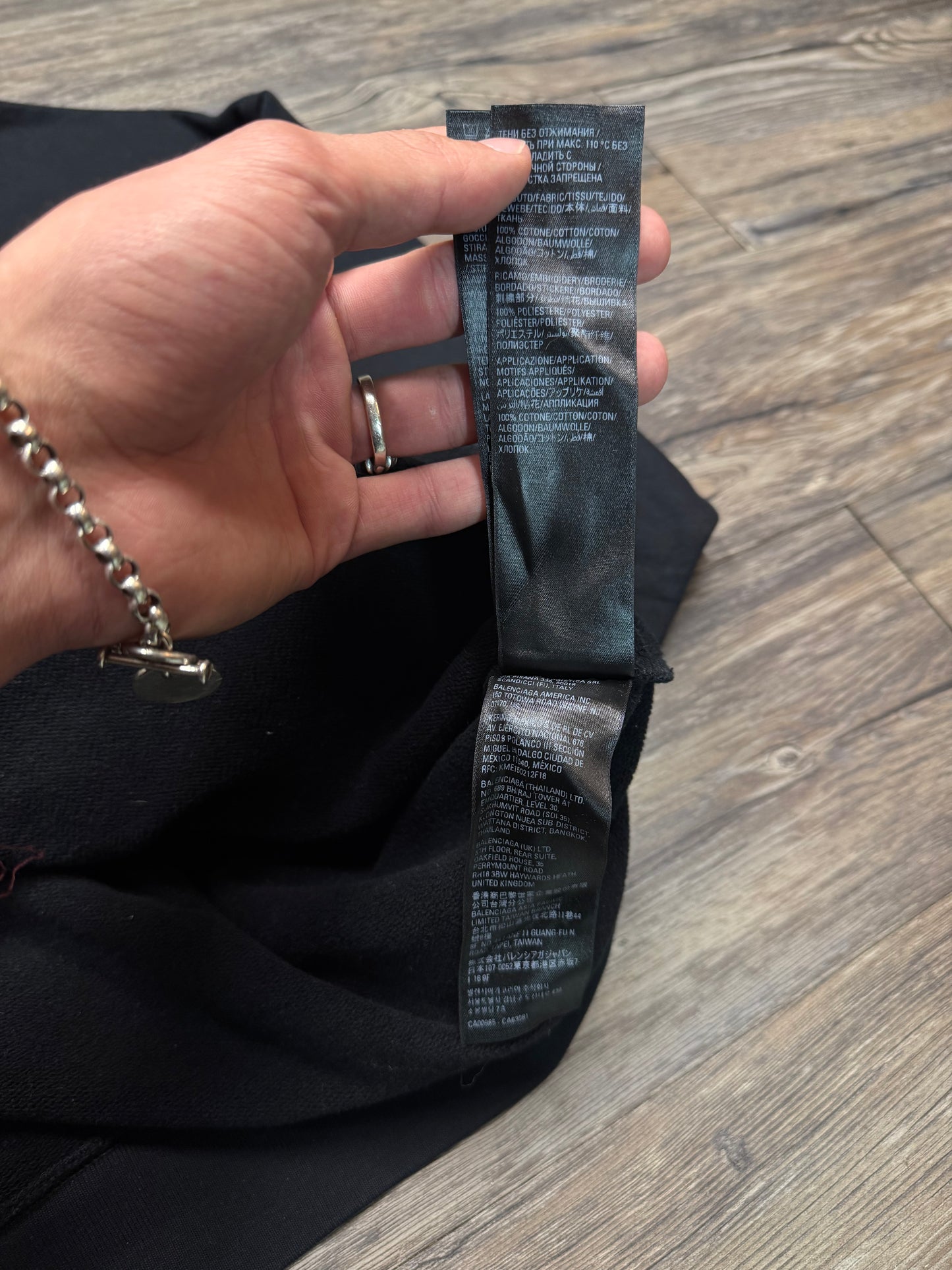BALENCIAGA BLACK NEW YORK LOGO HOODIE (L)