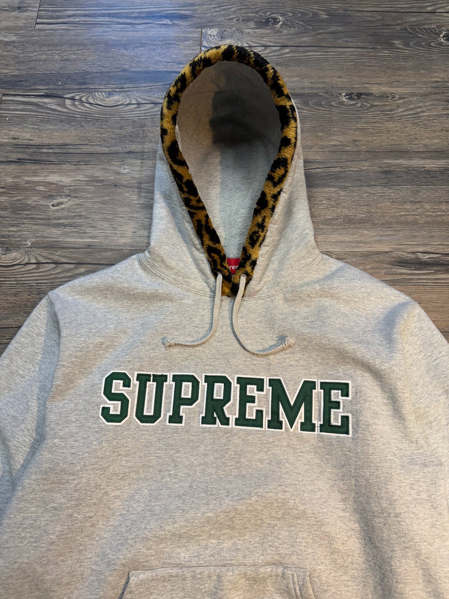 SUPREME LEOPARD TRIM LOGO HOODIE (M)