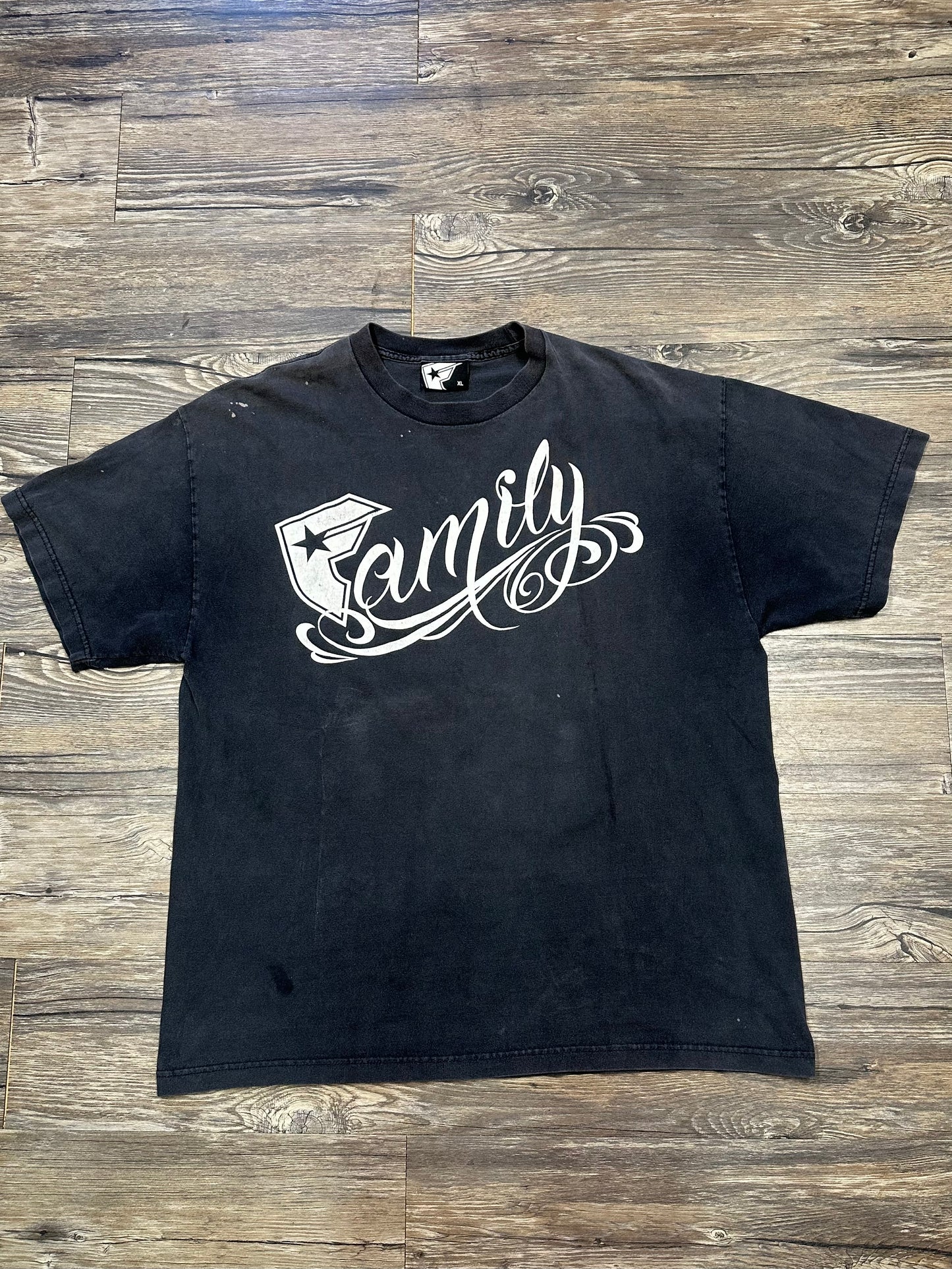 VINTAGE “FAMILY” TEXT T-SHIRT (XL)