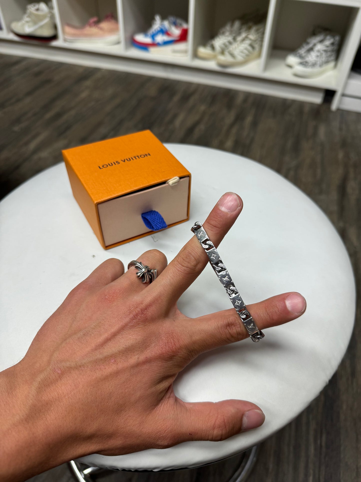 LOUIS VUTTION MONOGRAM TIED UP BRACELET (8in)