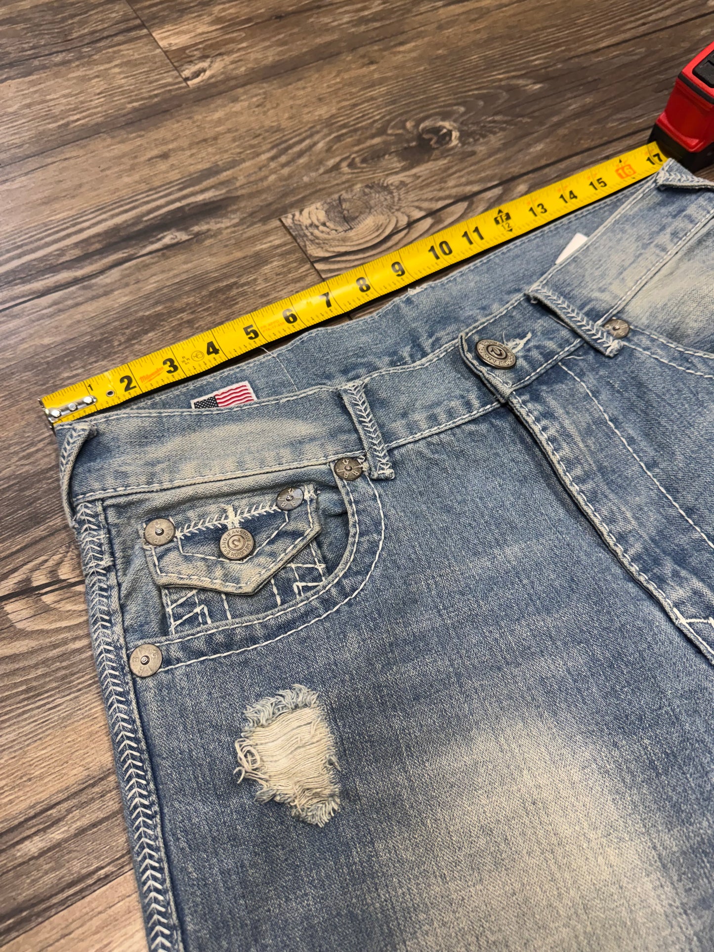TRUE RELIGION BILLY BOOTCUT FADED & DISTRESSED JEANS (32)