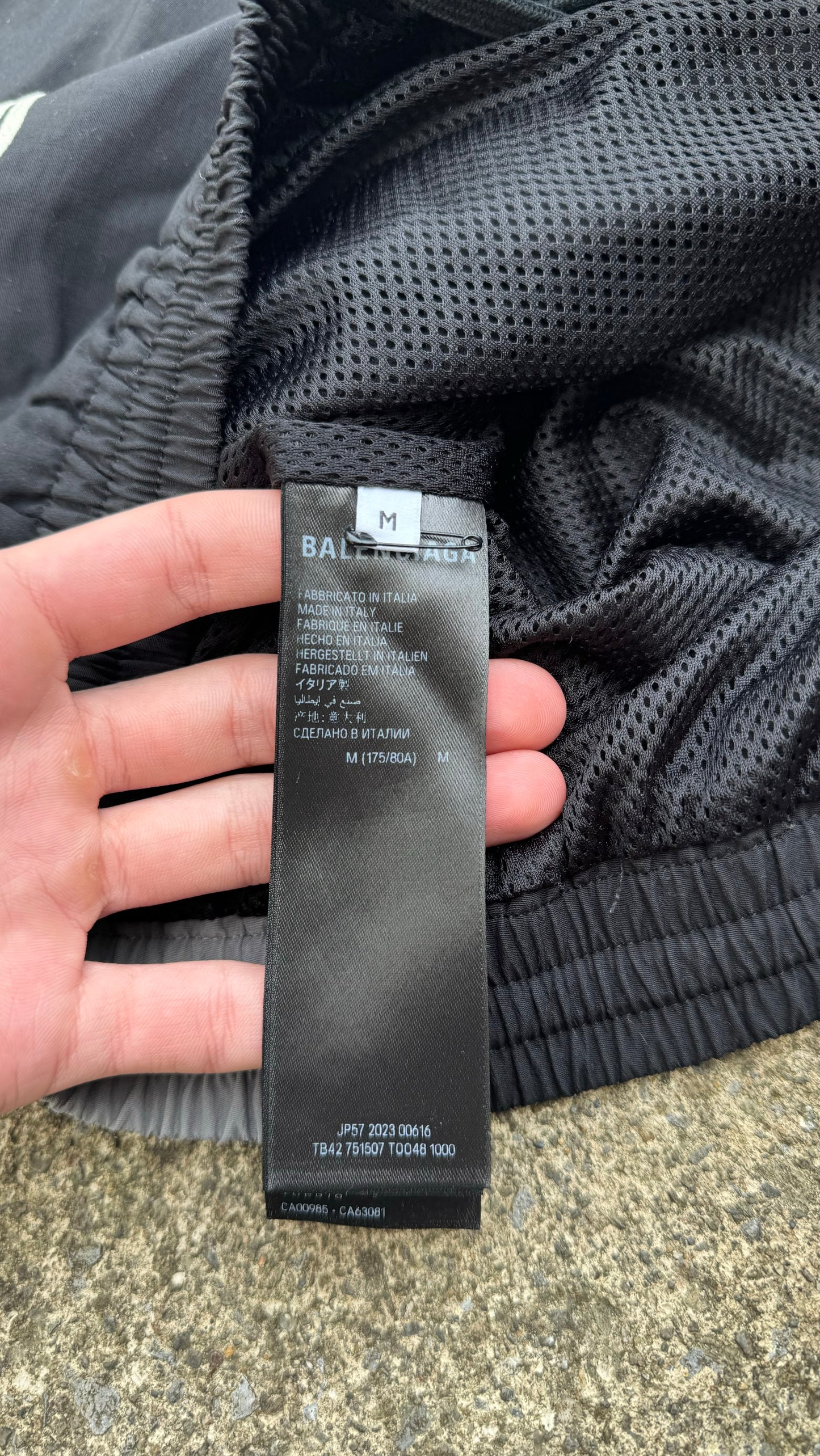 BALENCIAGA BLACK TRACK PANTS (M)