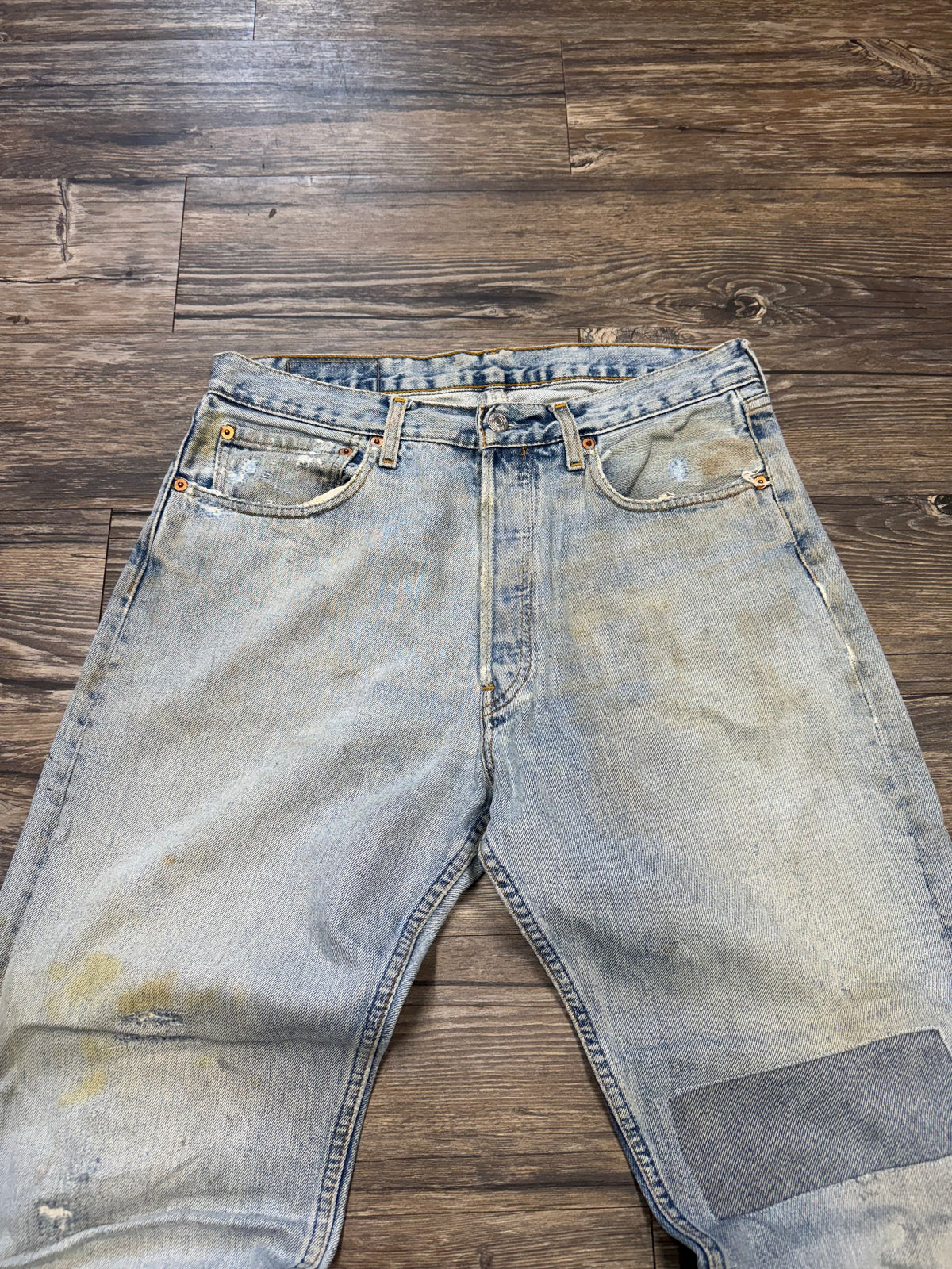 LEVI 517 DISTRESSED PATCHWORK LIGHTWASH DENIM JEANS (34)