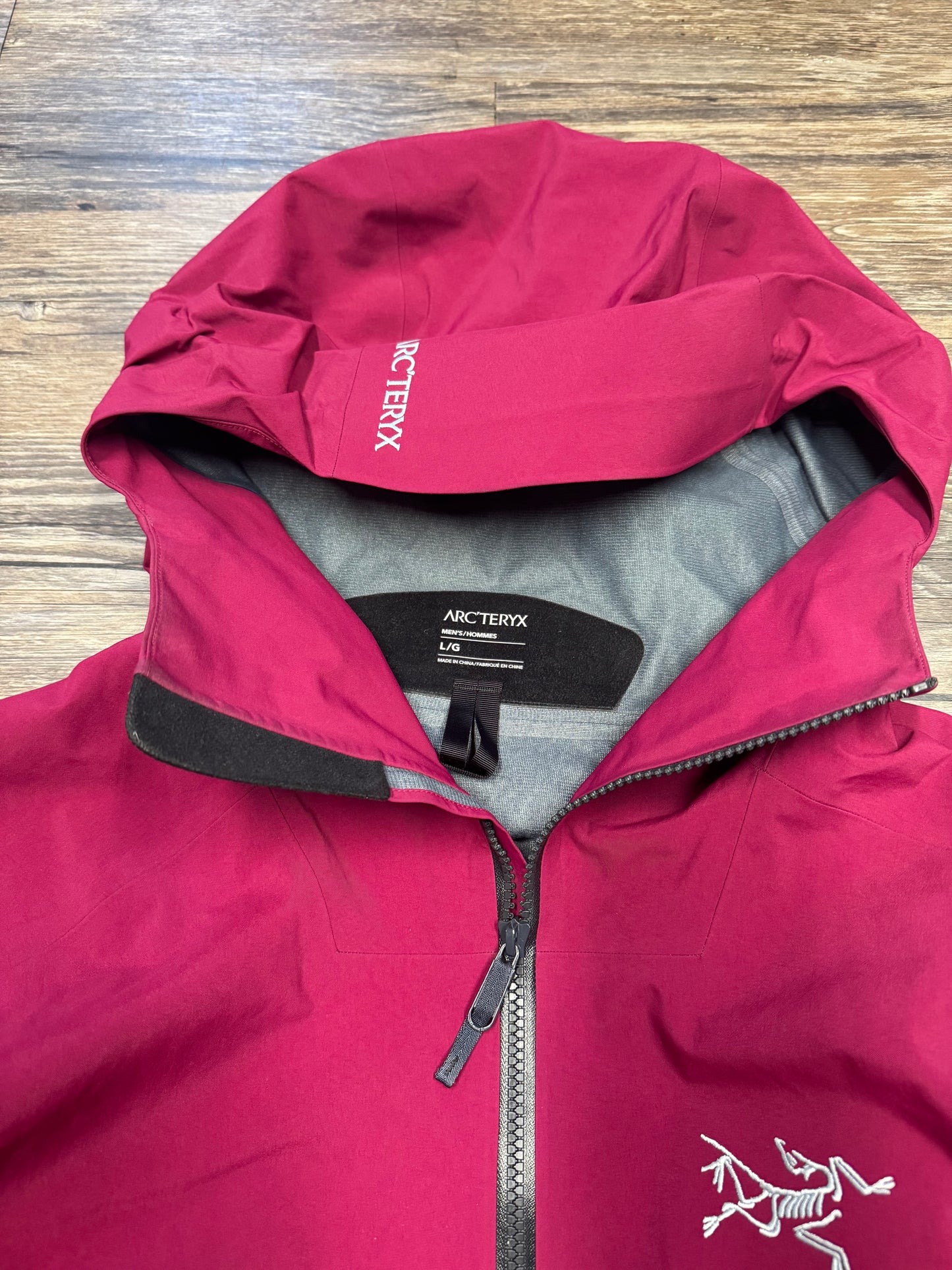 ARCTERYX MAGENTA SHELL JACKET (L)