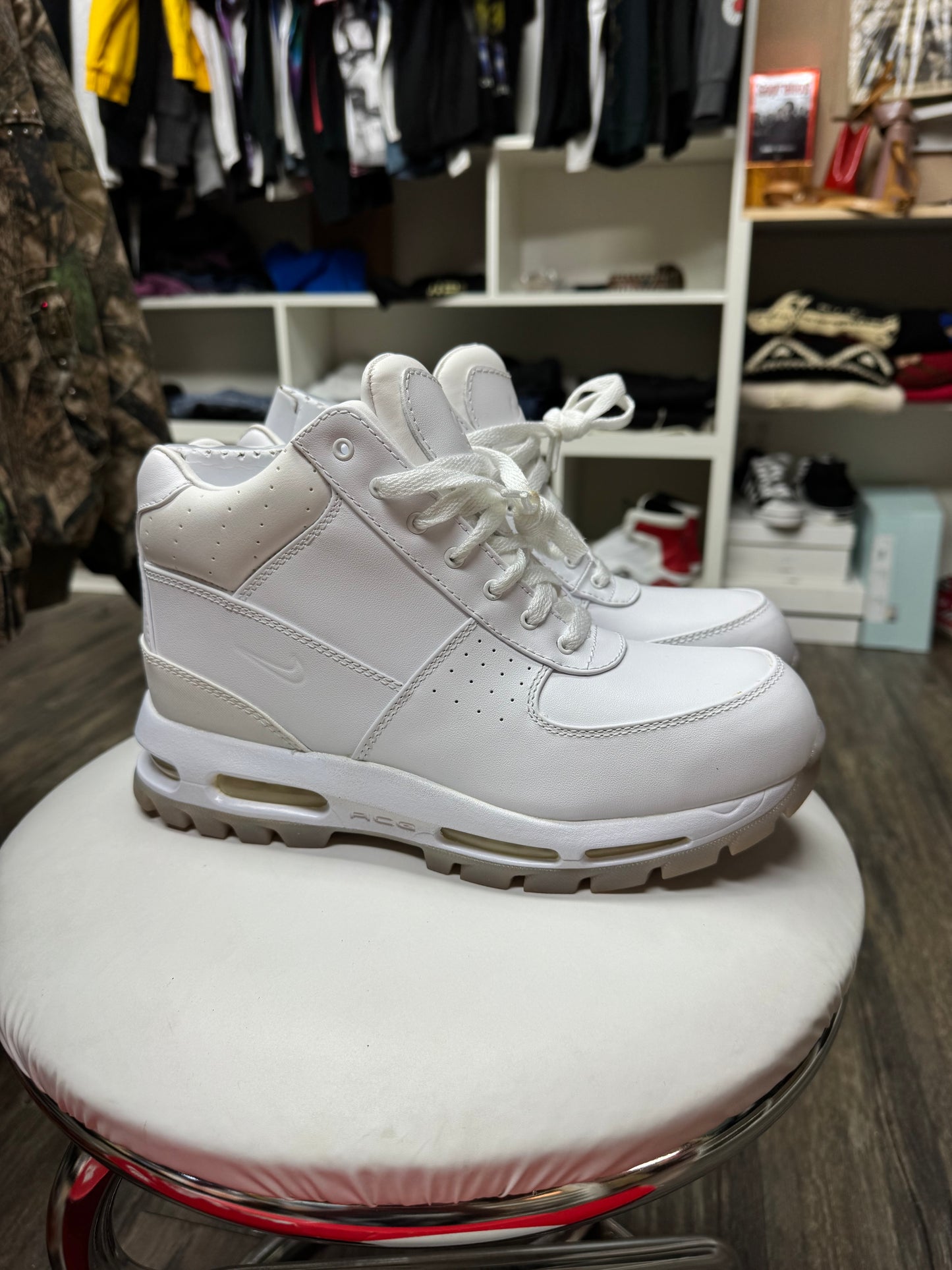 NIKE ACG GOADOME WHITES (9.5)