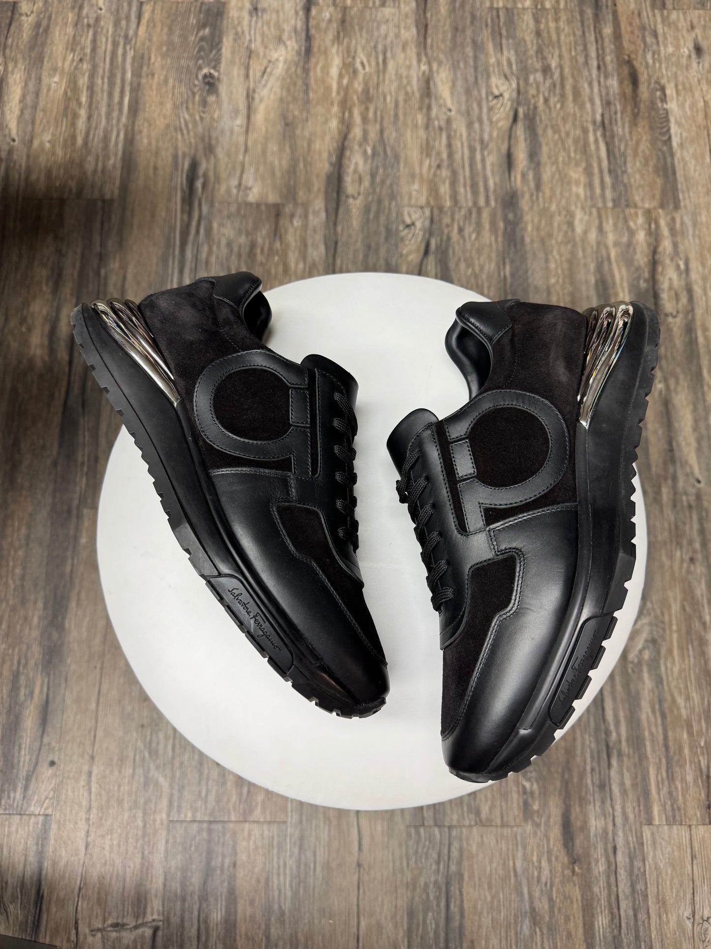 SALVATORE FERRAGAMO BROOKLYN BLACK LOW TOP SNEAKERS (10.5)