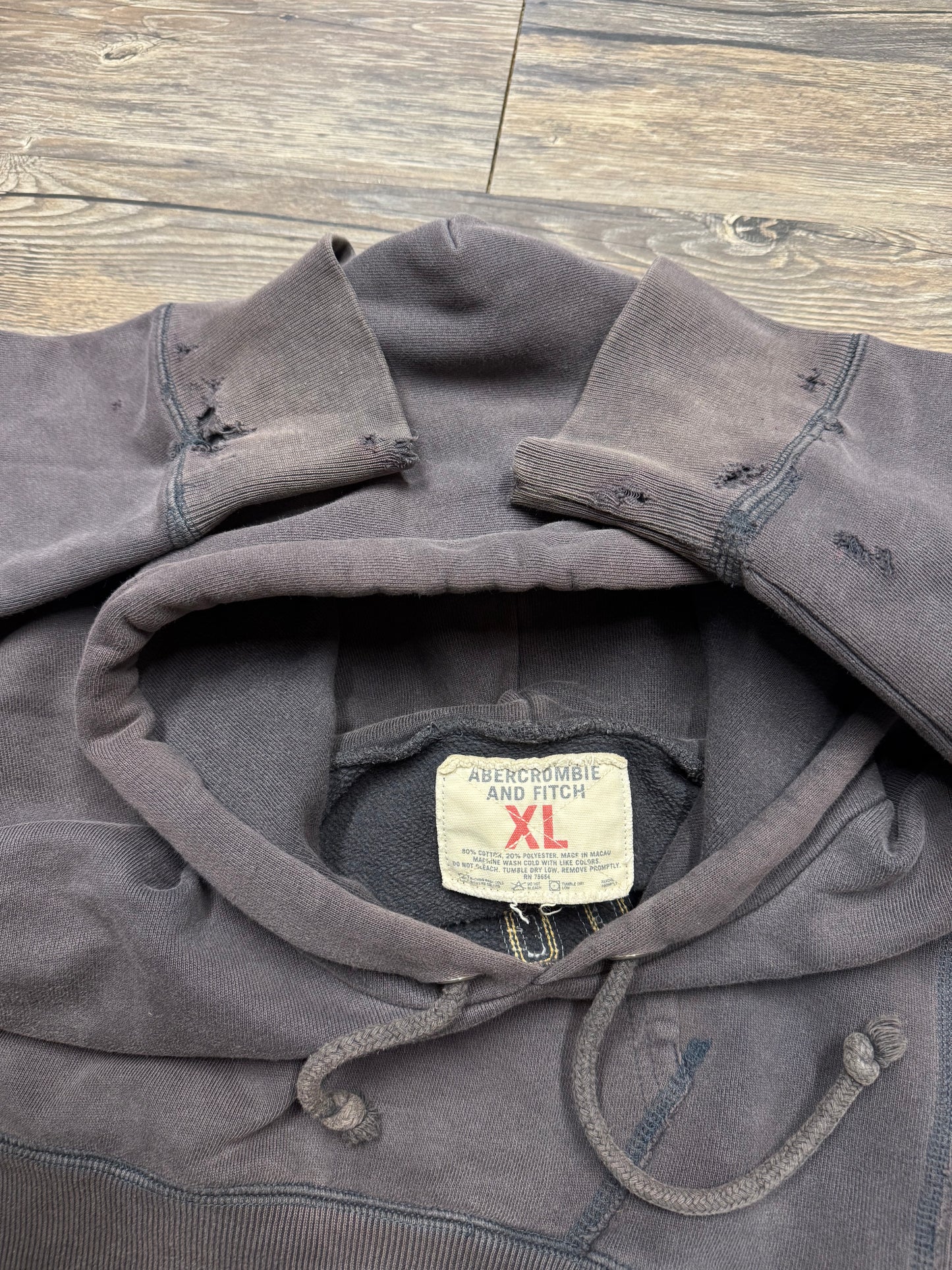 ABERCROMBIE & FITCH WARRIORS DISTRESSED & SUNFADED HOODIE (XL)