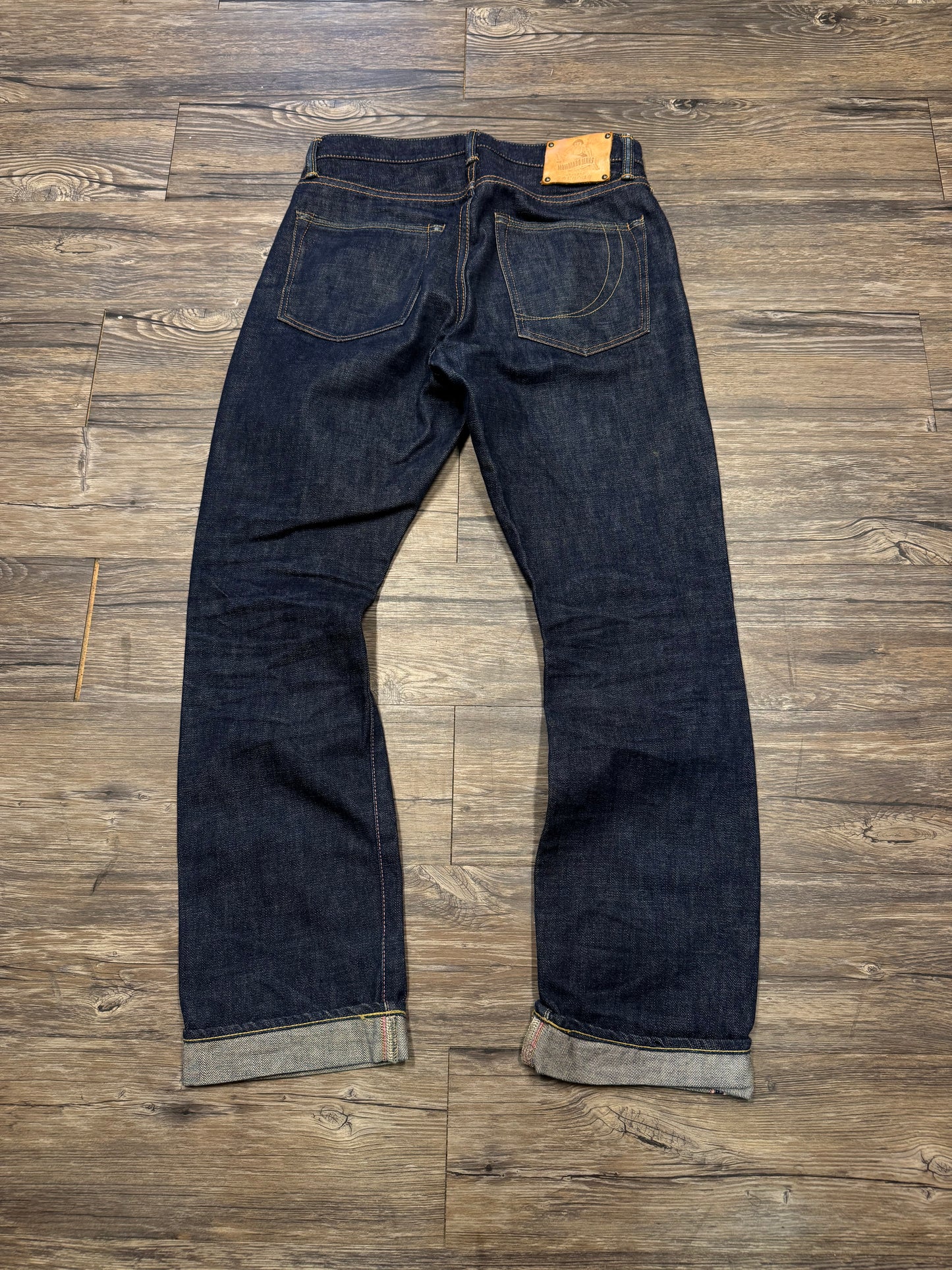 MOMOTARO DARK BLUE SELVEDGE DISTRESSED JEANS (31)
