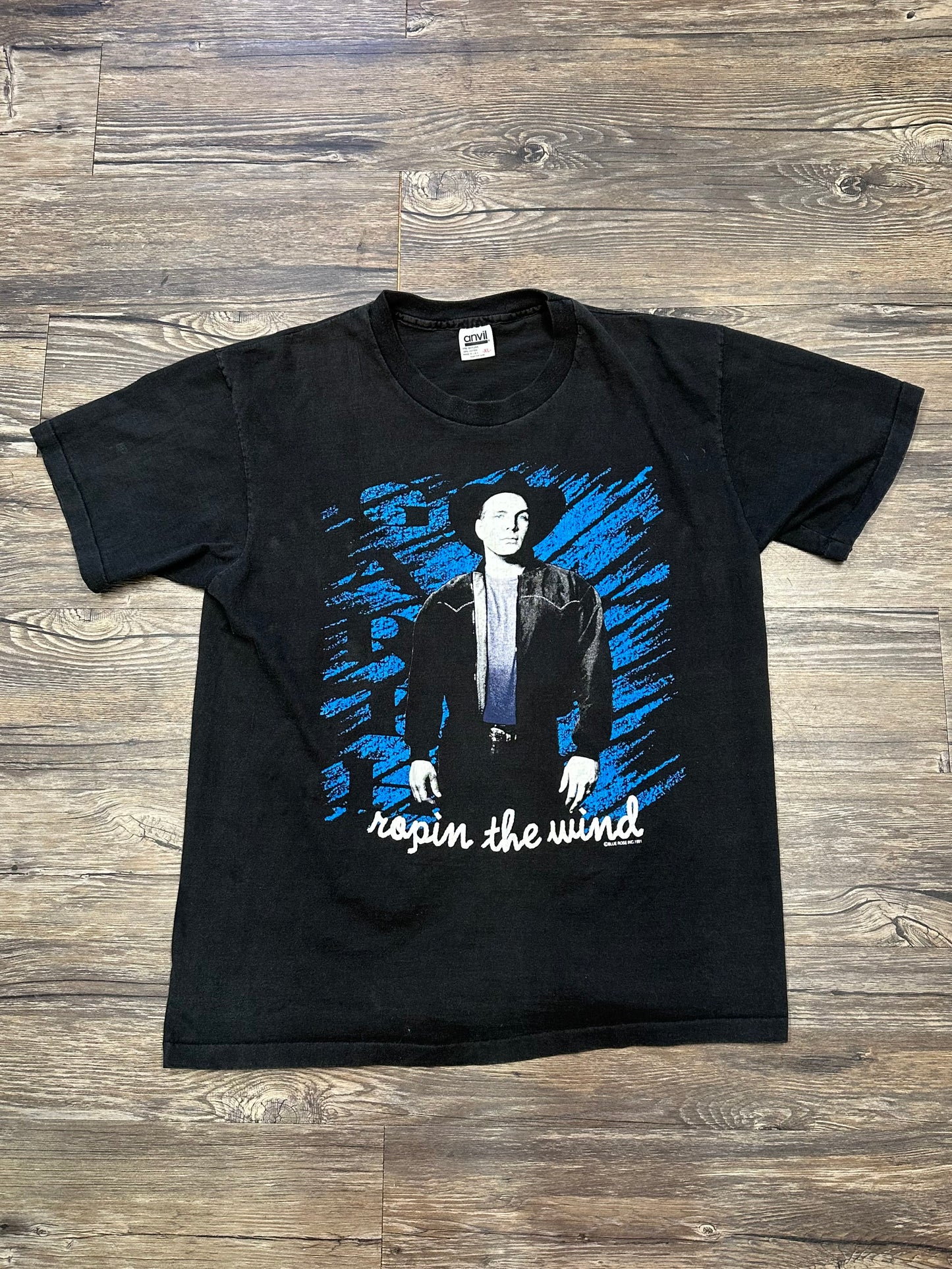 90’s “ROPIN THE WIND” GARTH BROOKS GRAPHIC T-SHIRT (XL)