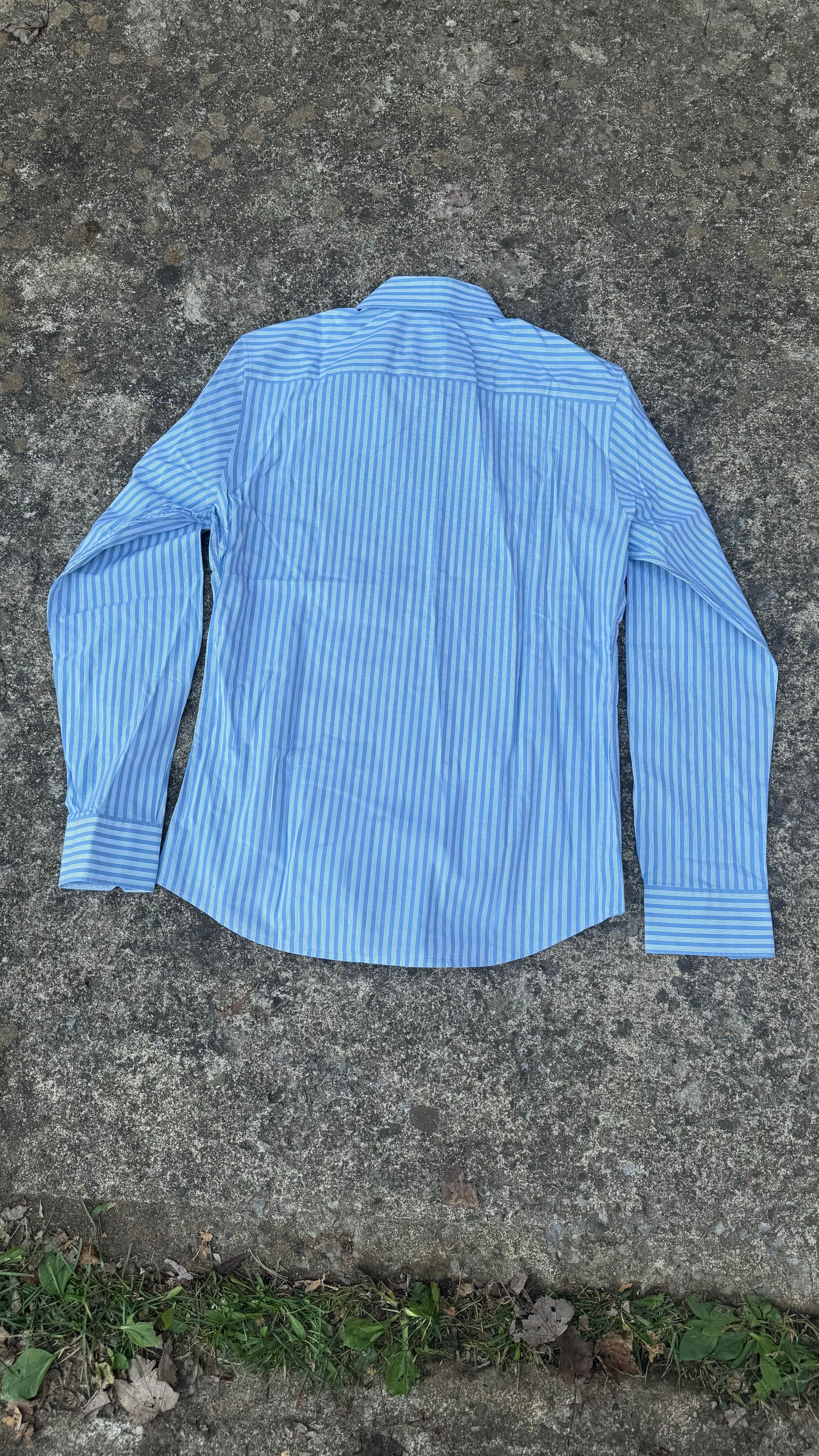VIVIENNE WESTWOOD STRIPED BUTTON UP (L)