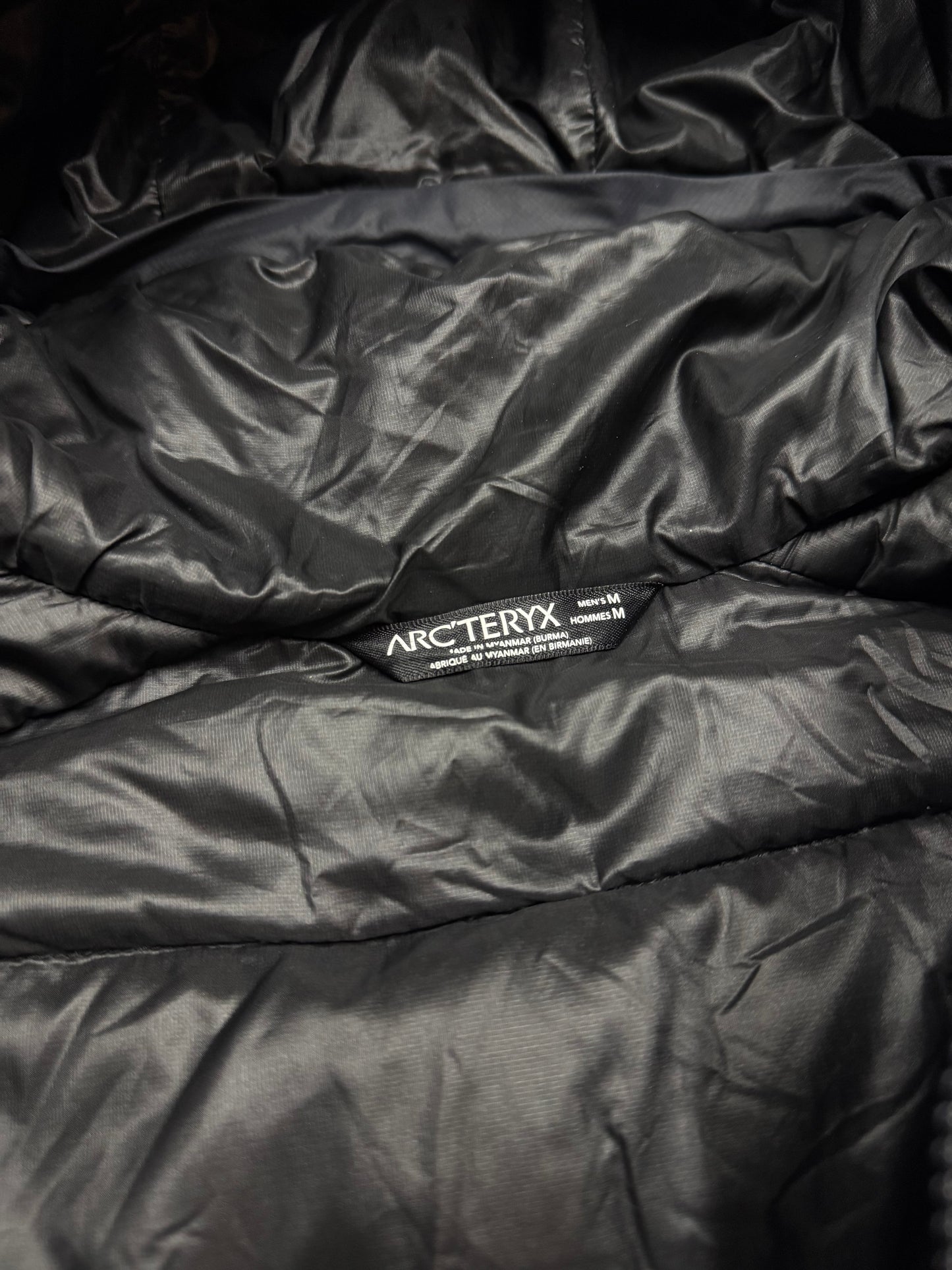 ARCTERYX HOODED PUFFER JACKET (M)