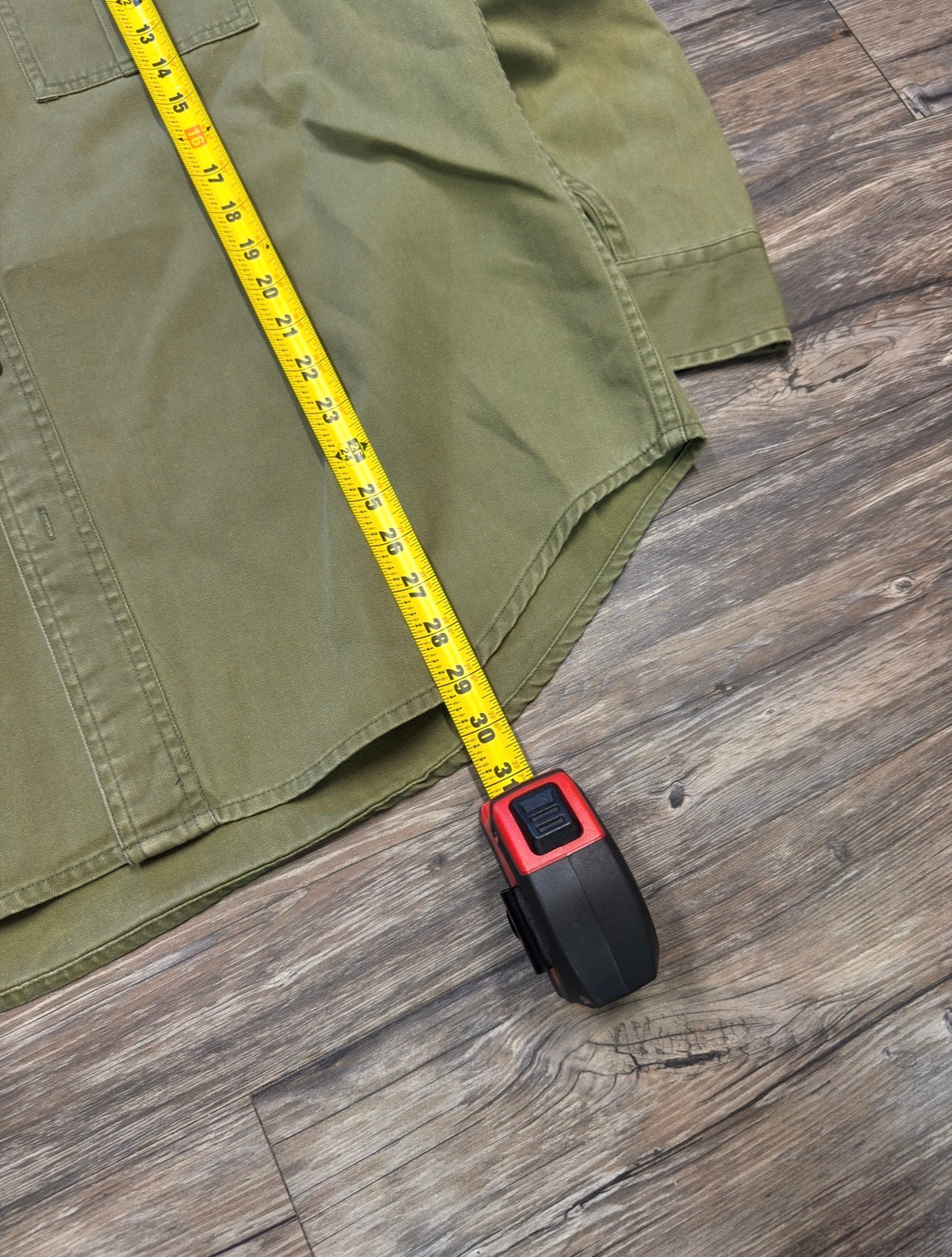 POLO JEANS CO. HERRINGBONE TWILL FATIGUE BUTTON UP (L)