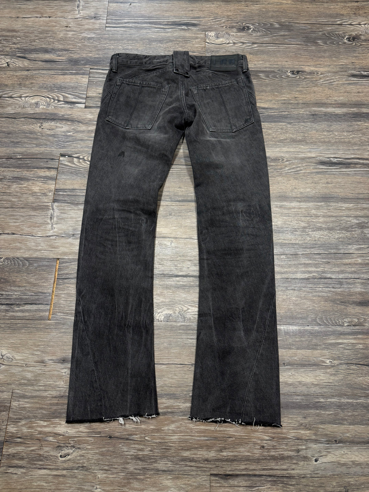 LE GRANDE BLEU DARKWASH DISTRESSED JEANS (30)