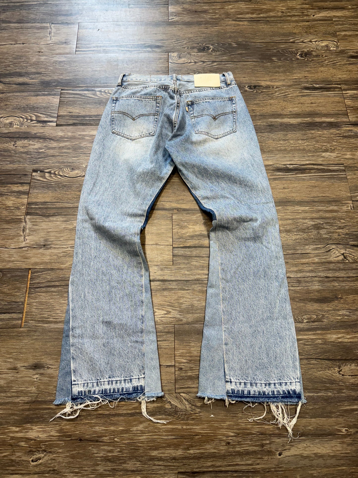 GALLERY DEPT LA FLARE LIGHTWASH JEANS (29)