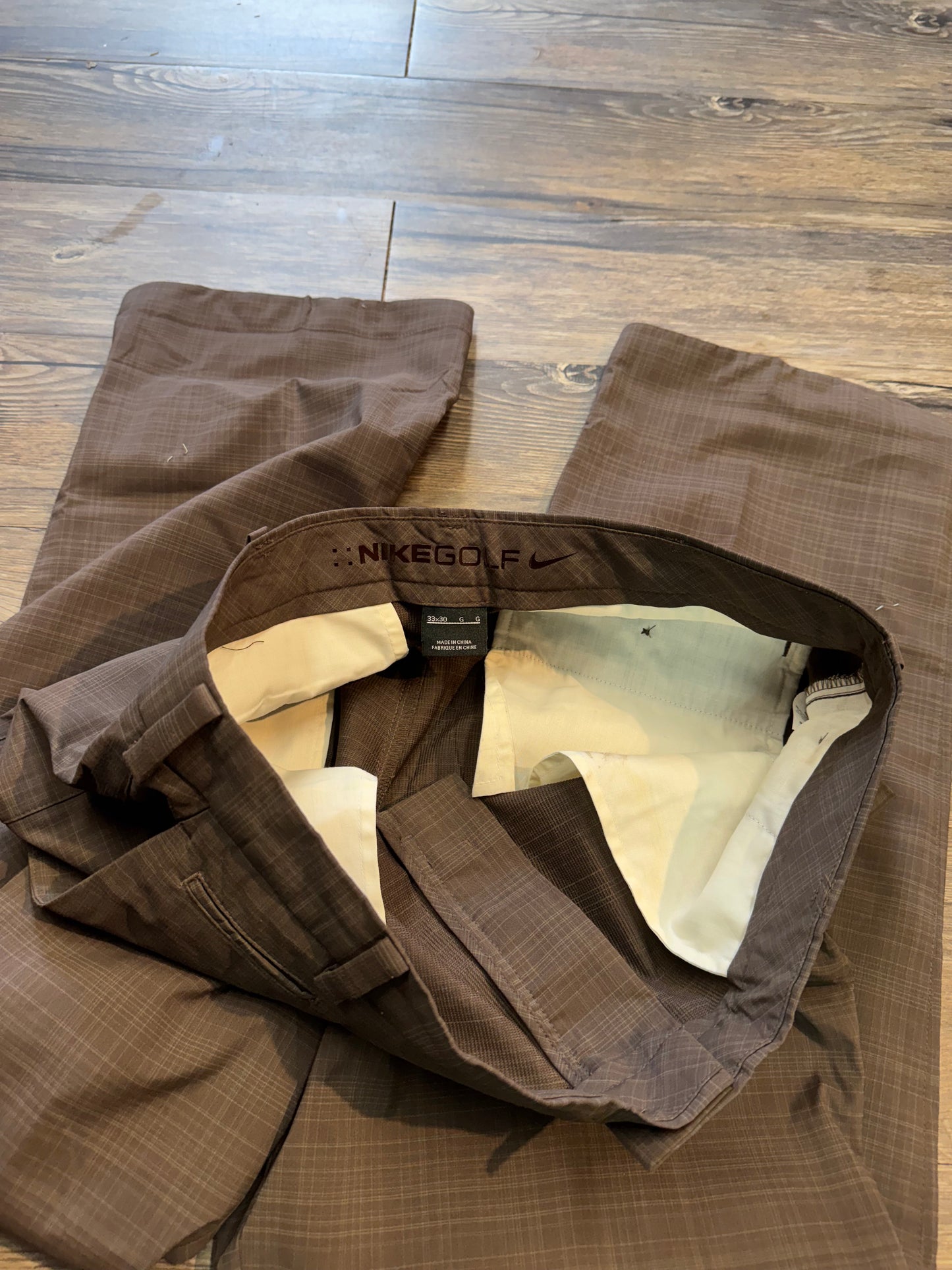 NIKE GOLF PLAID SUIT PANTS (33)