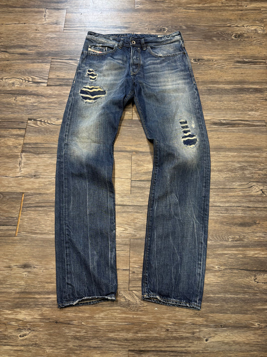 DIESEL PATCHWORK REPAIRED DARK WASH DISTRESSED JEANS (32)