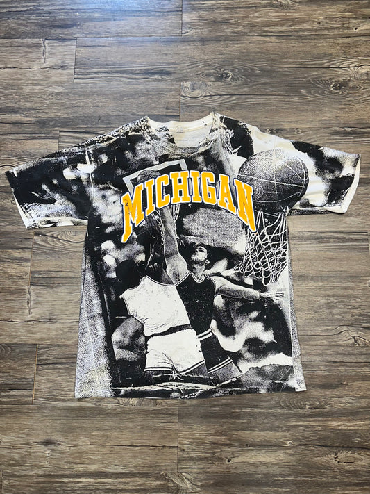 90’s MICHIGAN BASKETBALL GRAPHIC T-SHIRT (XL)