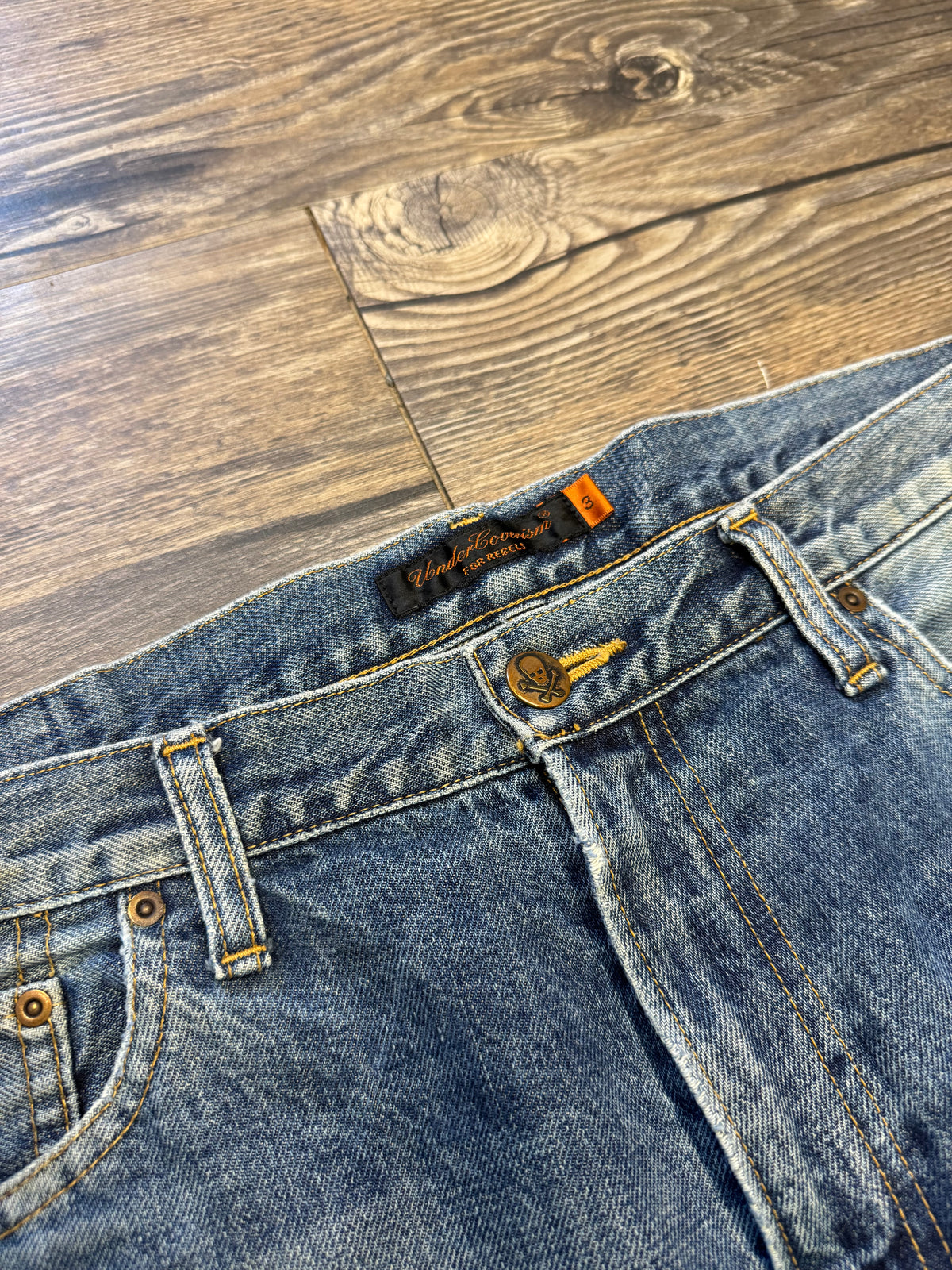 UNDERCOVER ‘BAD APPLE’ DISTRESSED DENIM JEANS (3)