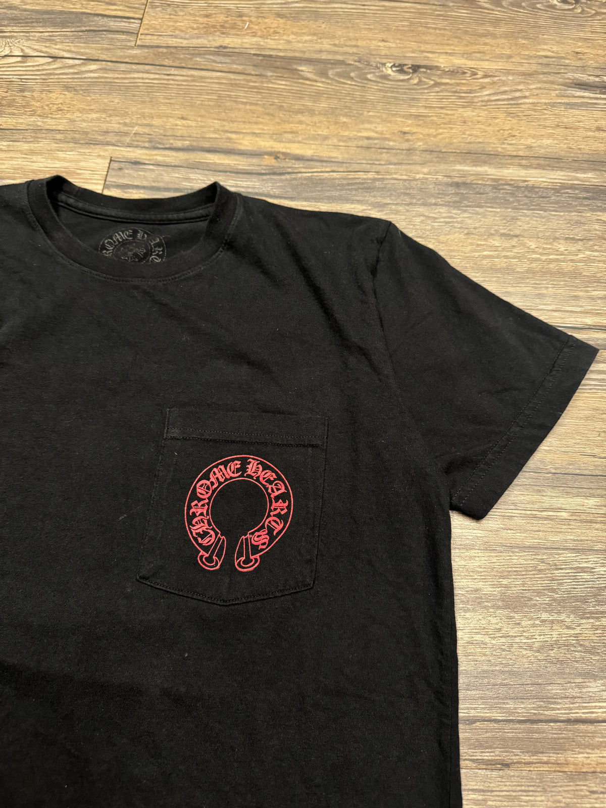 CHROME HEARTS BLACK/RED CEMETARY T-SHIRT (M)