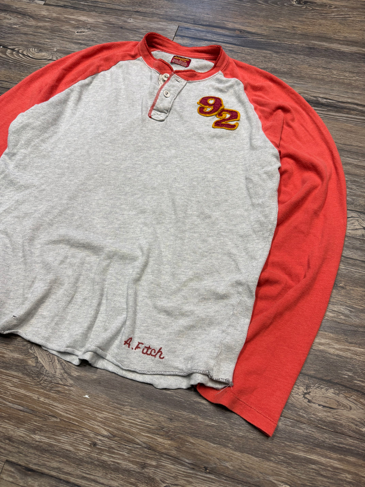 ABERCOMBIE & FITCH MULTI-COLOR "92" HENLEY LONG-SLEEVE (M)