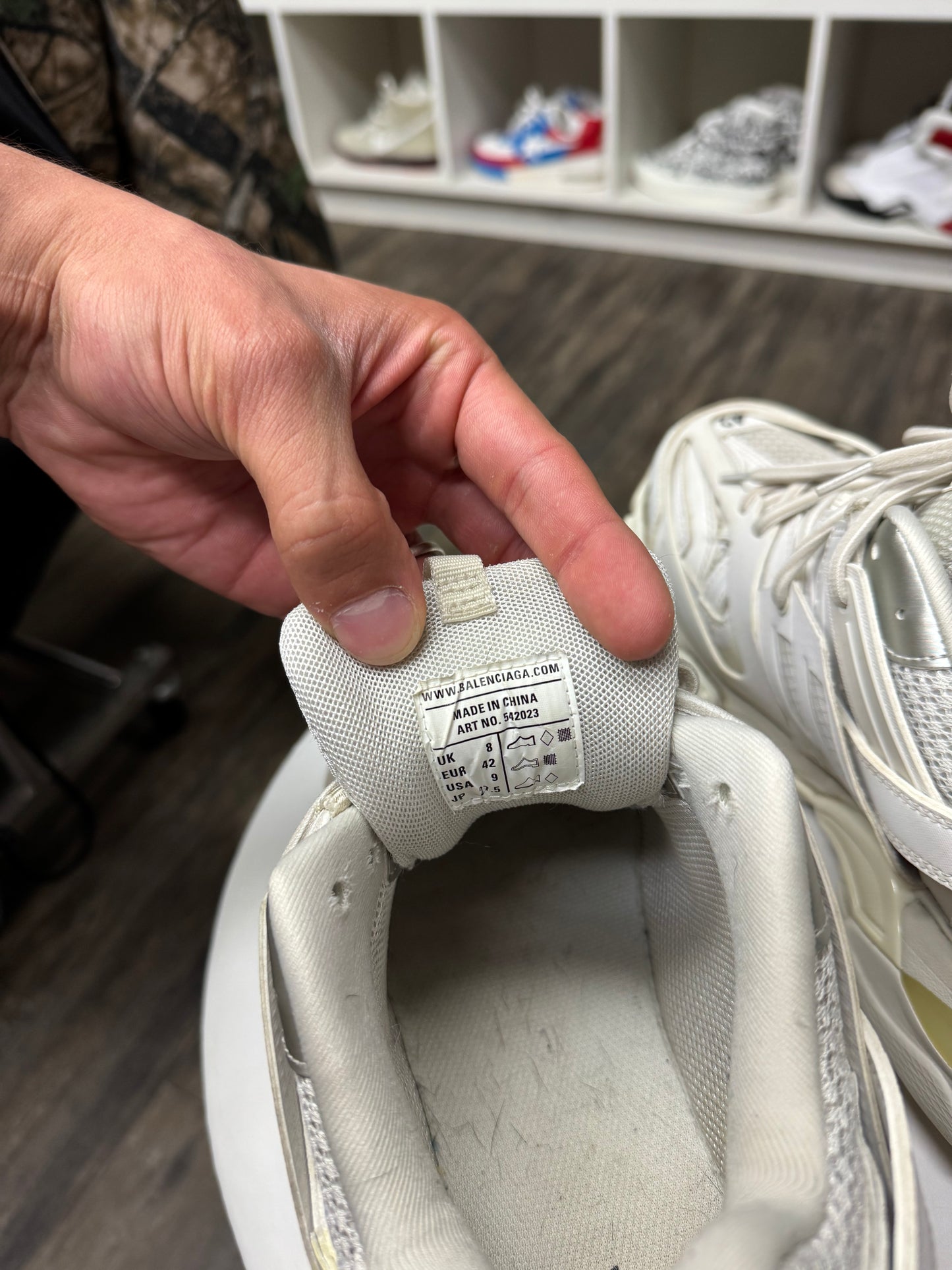 BALENCIAGA WHITE TRACK RUNNER SNEAKER (42)