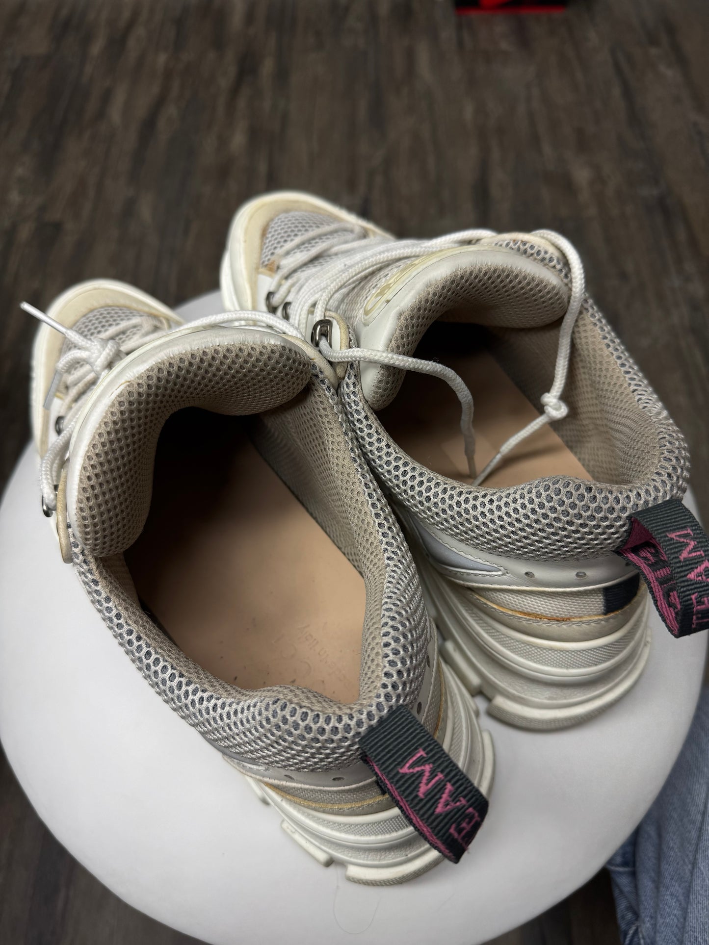GUCCI XL WHITE SNEAKERS (11.5)