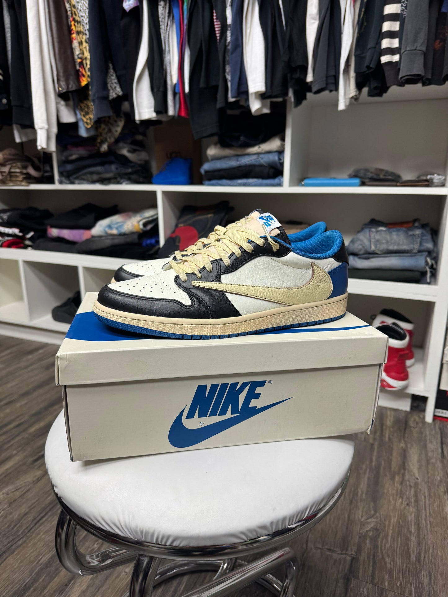 JORDAN 1 LOW TRAVIS SCOTT X FRAGMENTS (13)