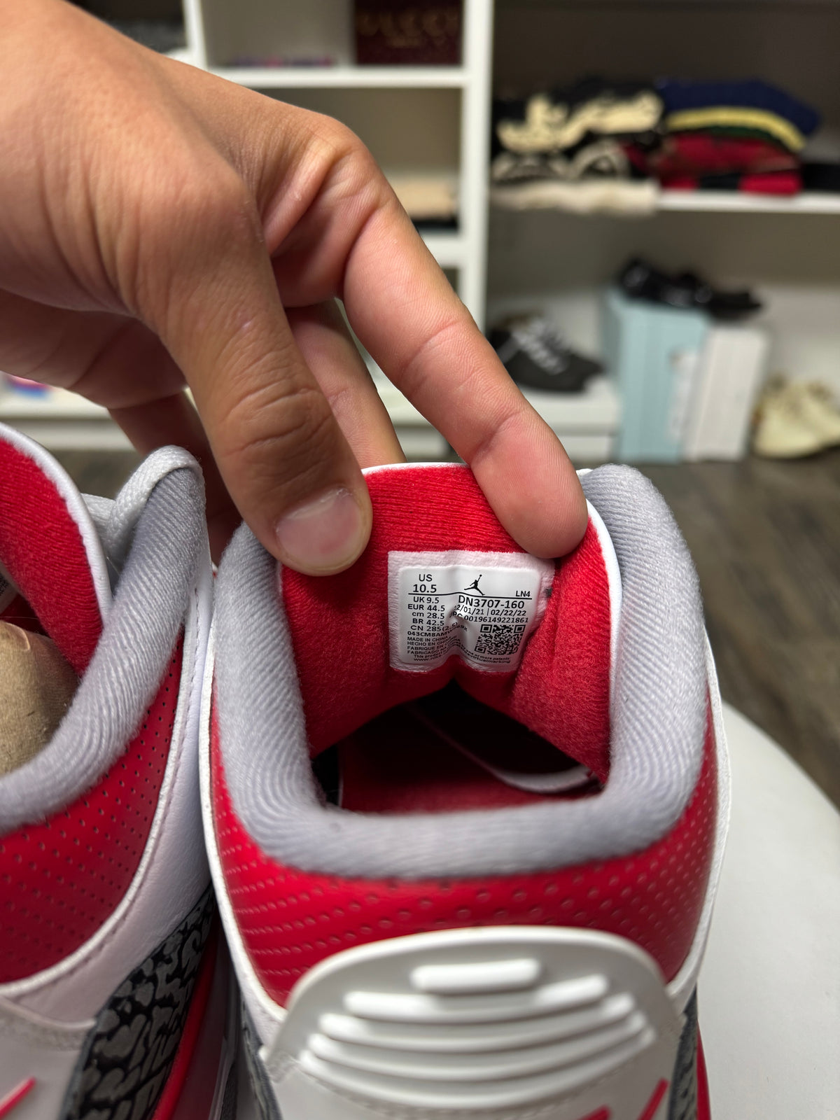 NIKE AIR JORDAN 3 RETRO ‘FIRE RED’ (10.5)
