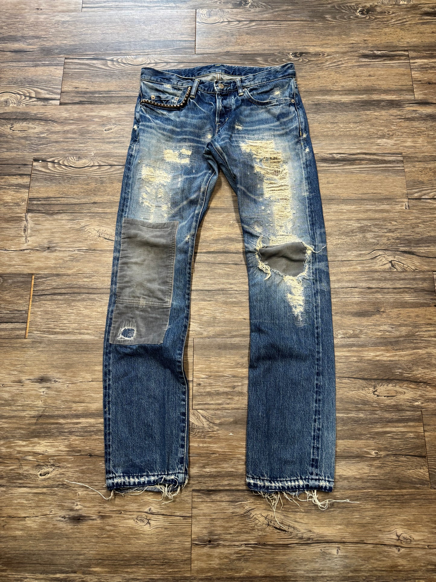HYSTERIC GLAMOUR STUDDED DISTRESSED DENIM (30)
