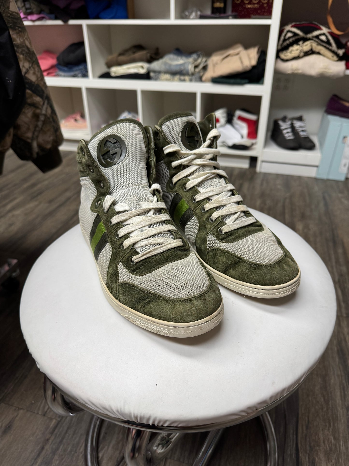 GUCCI SUEDE/MESH DAPPER HI-TOP SNEAKERS (41)