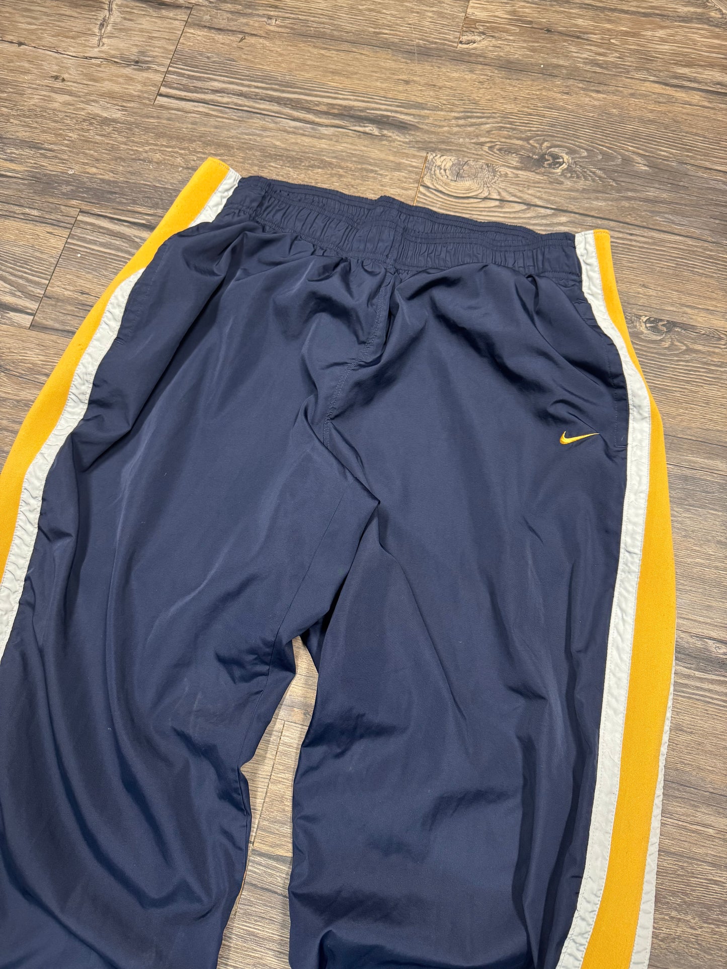 VTG 00’s TEAR AWAY NIKE PANTS (L)
