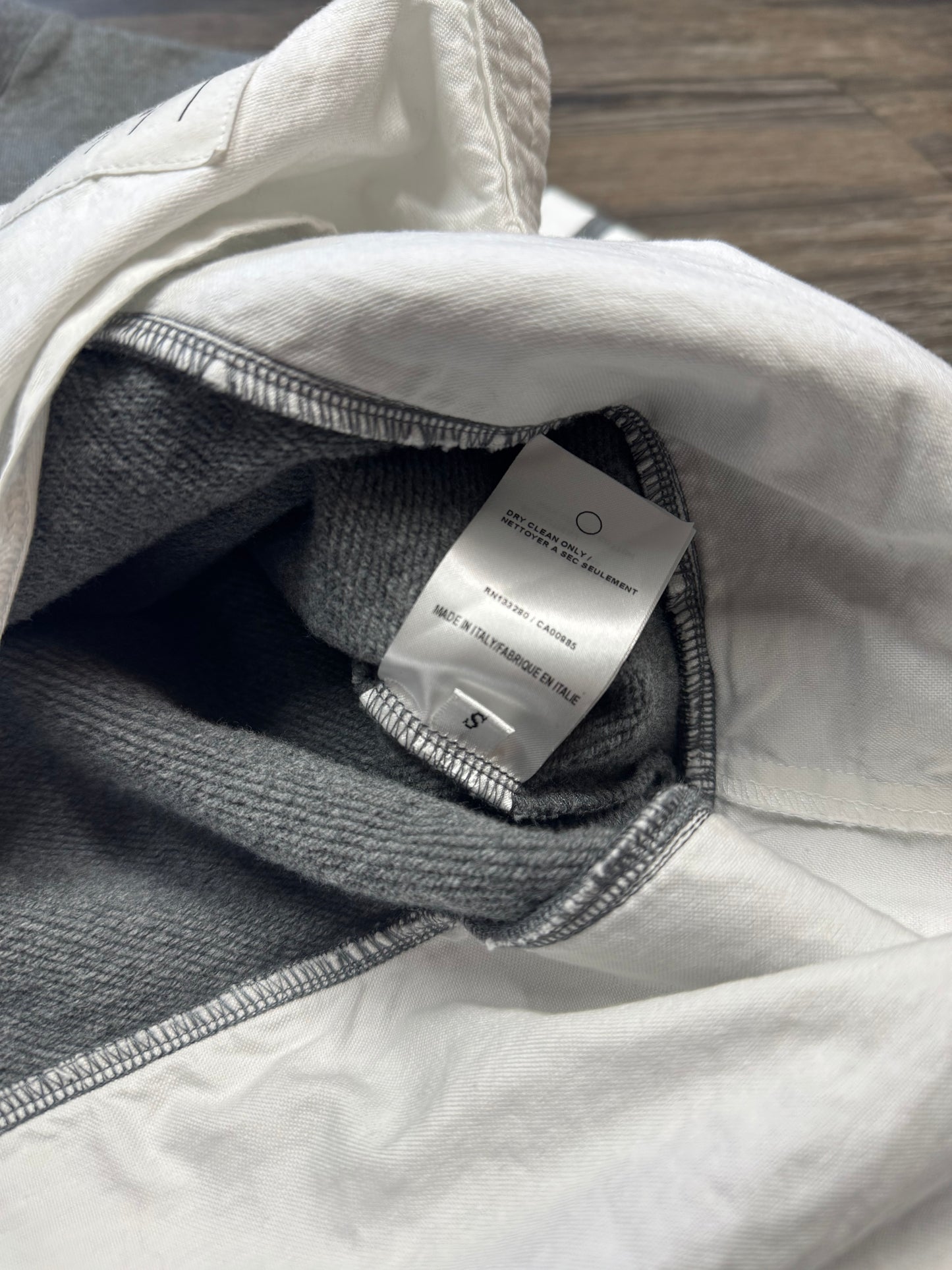 THOM BROWNE 4-BAR BUTTON UP CREW (S)