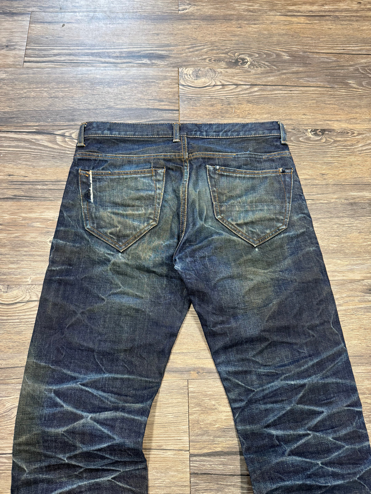 BUFFALO BOB SLIM FIT DARK WASHED DISTRESSED SELVEDGE JEANS (29)
