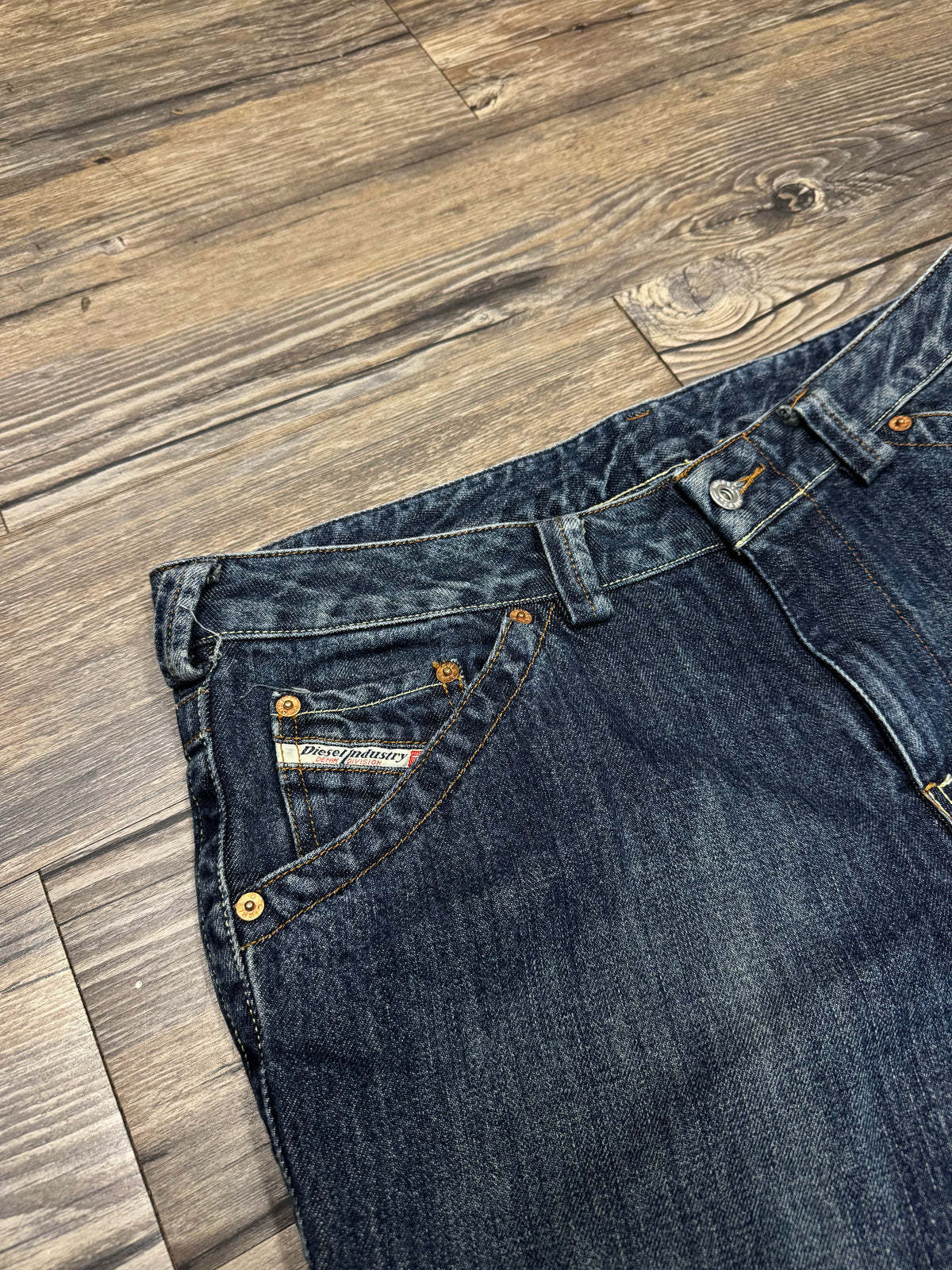 DIESEL DARKWASH DENIM JEANS (34)