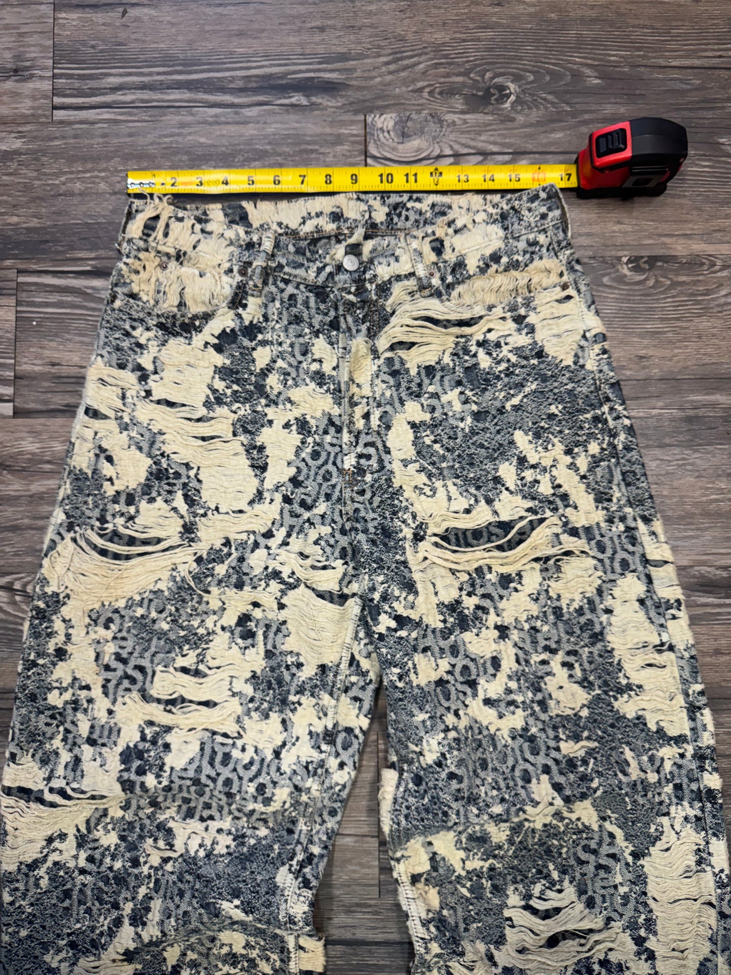 ACNE STUDIOS AOP DISTRESSED JEANS (33)