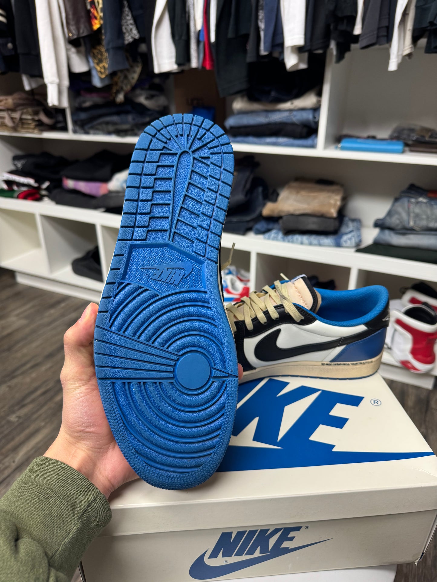 JORDAN 1 LOW TRAVIS SCOTT X FRAGMENTS (13)