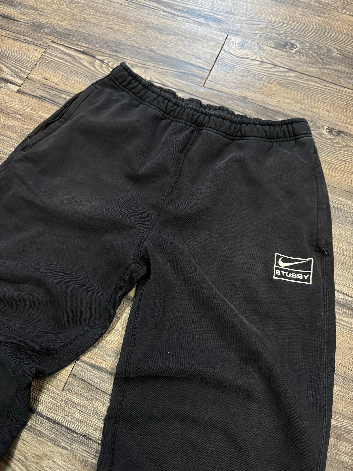 NIKE X STUSSY BAGGY FADED BLACK SWEATPANTS (M)