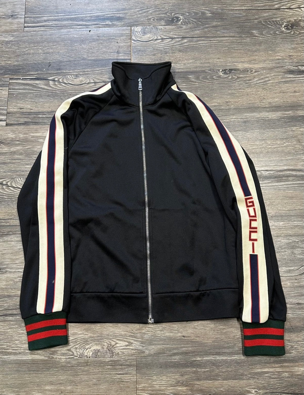 GUCCI TRACK JACKET (M)