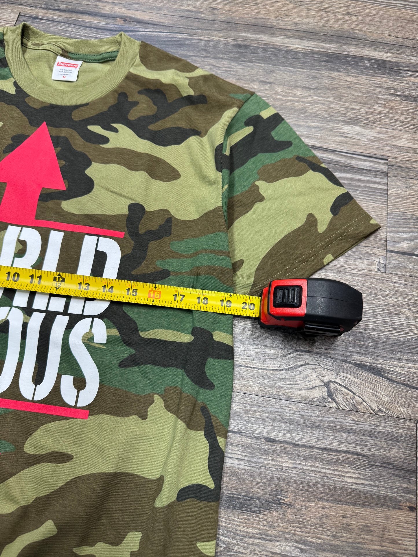 SUPREME WORLD FAMOUS CAMO TEE (M)