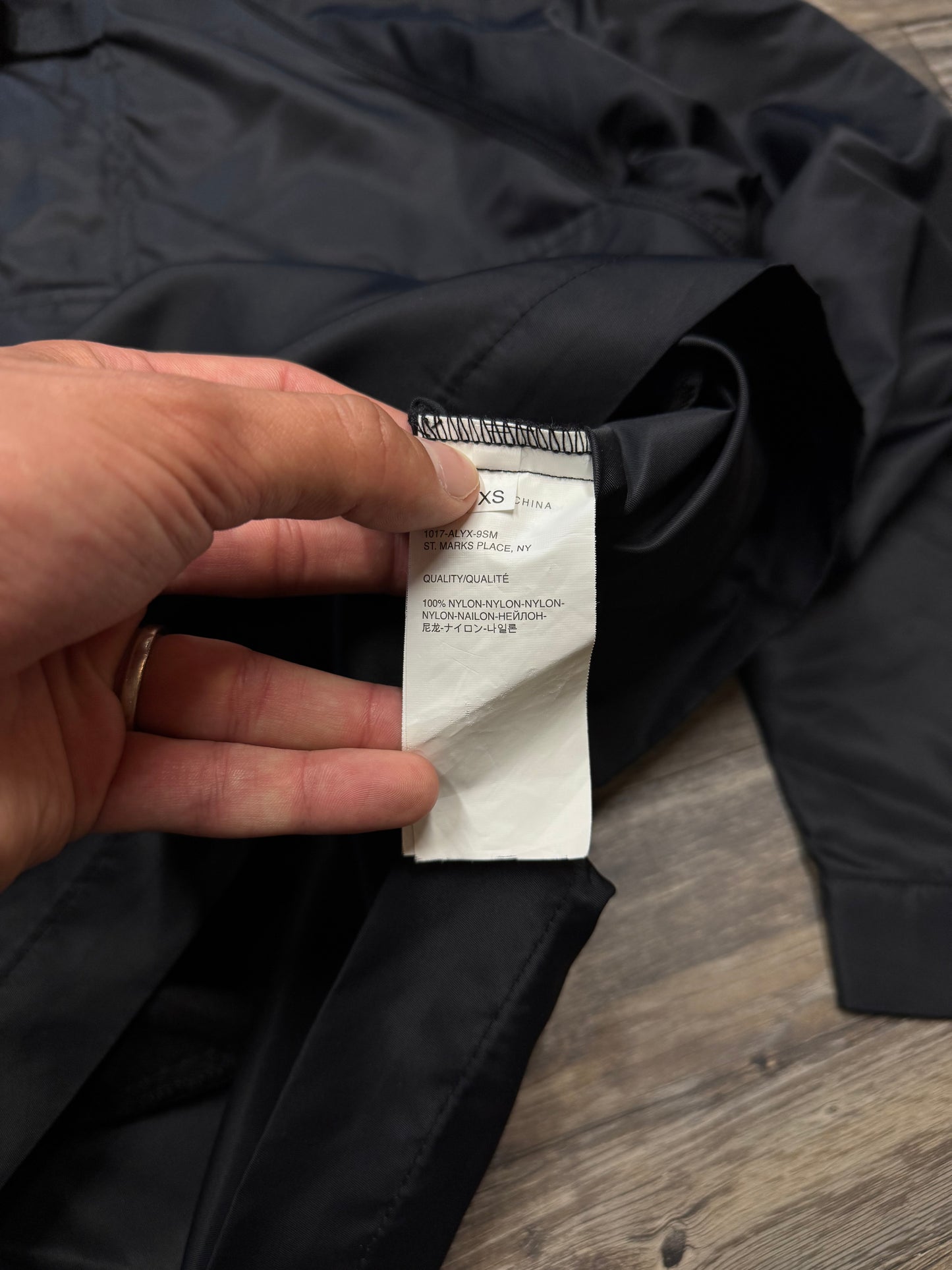 1017 ALYX 9SM HOODED NYLON SHELL JACKET (XS)
