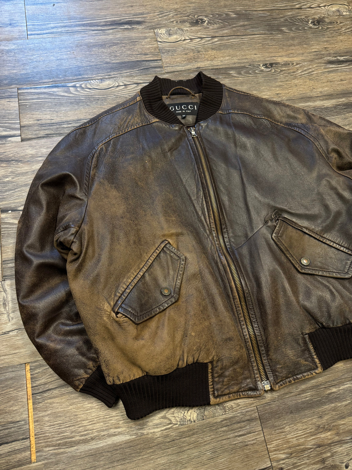 2000’s GUCCI TOM FORD LEATHER BOMBER JACKET (M)